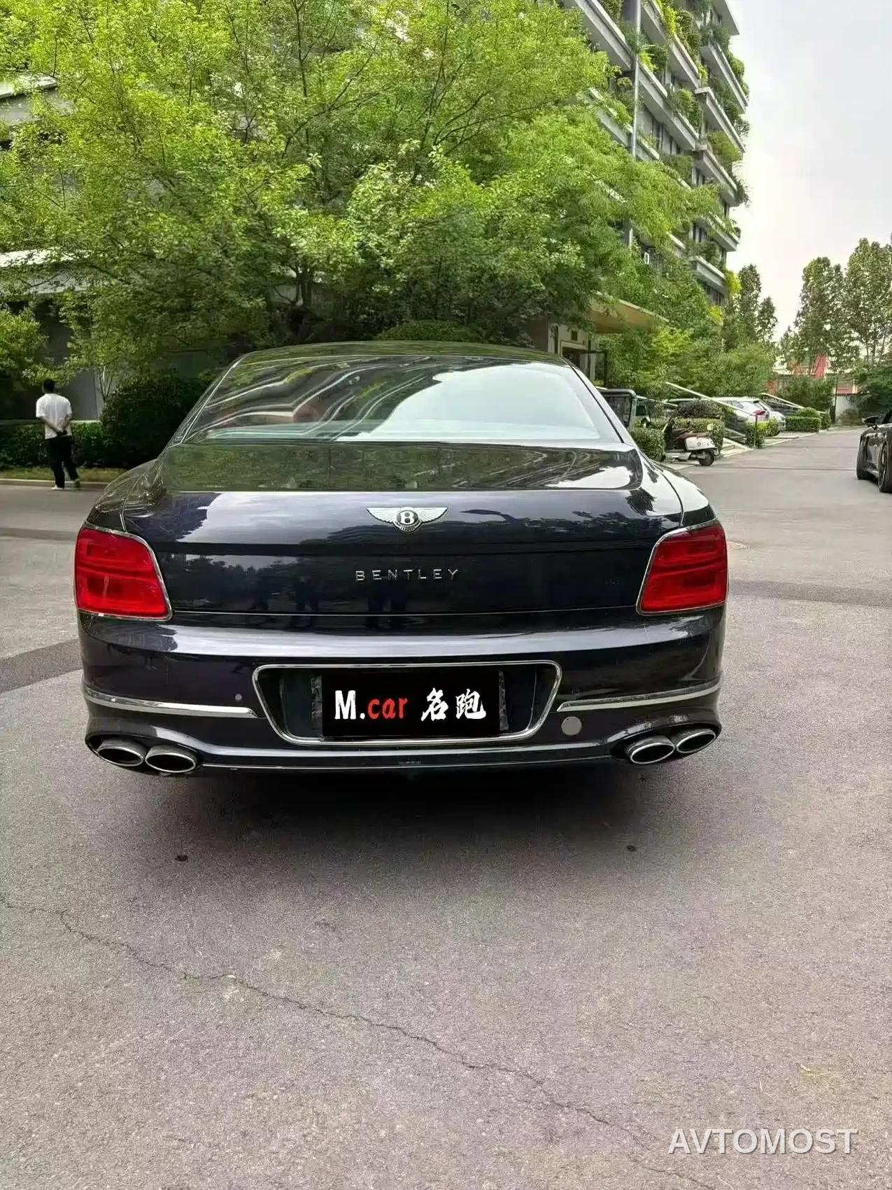Bentley Flying Spur 2021 4.0T V8 Standard Version — фото 6