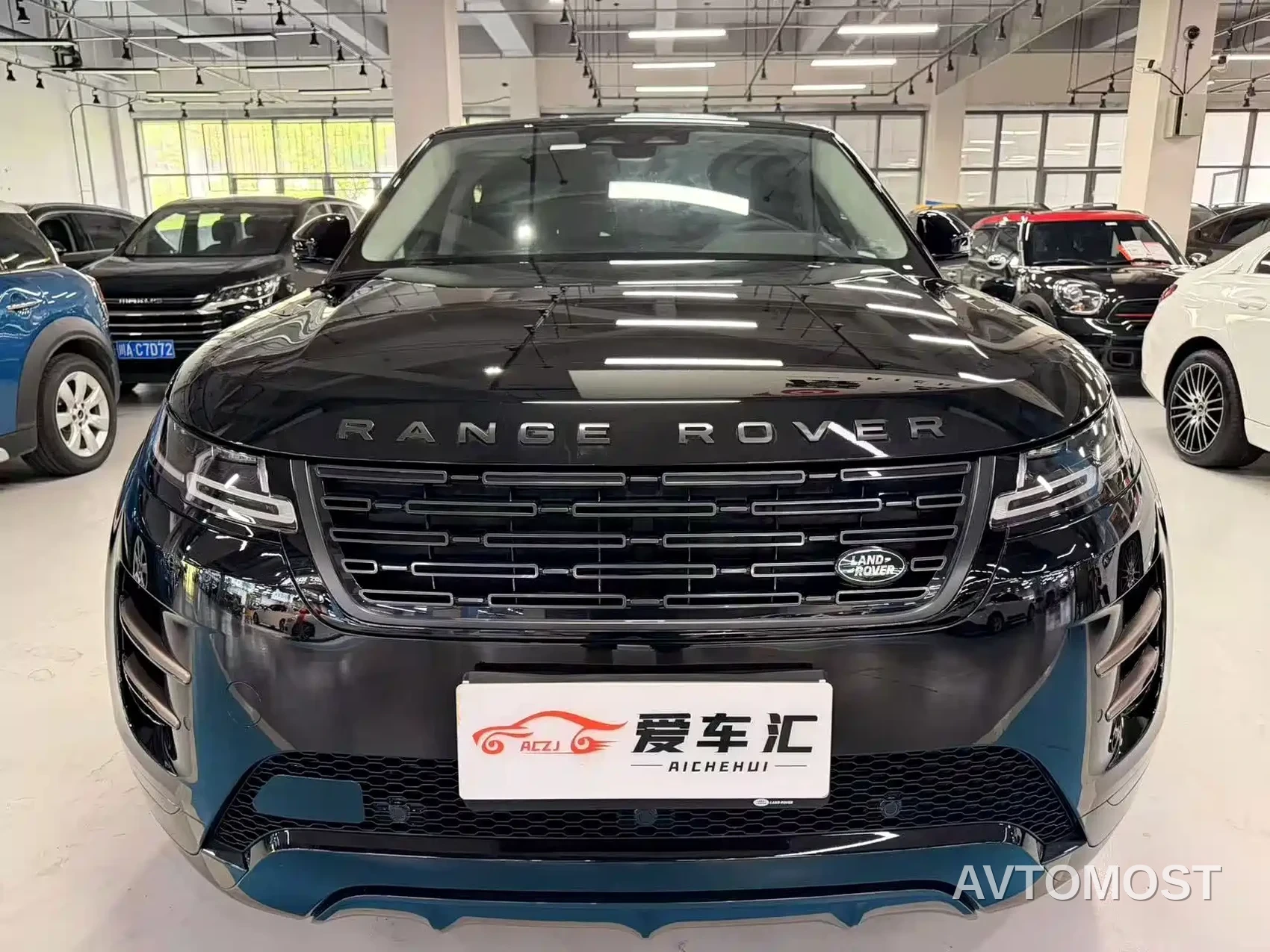 Land Rover Range Rover Evoque 2026 Range Rover Evoque L SE — фото 1