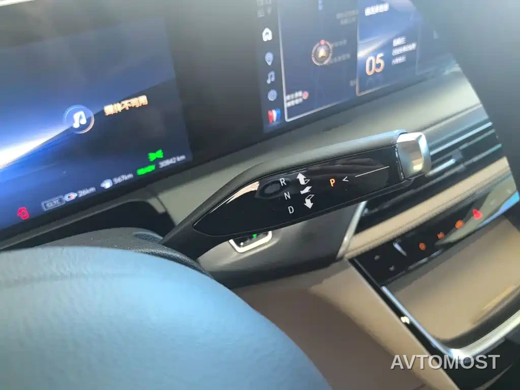 Buick GL8 New Energy 2025 Landprestige First Edition 7-Seater — фото 8