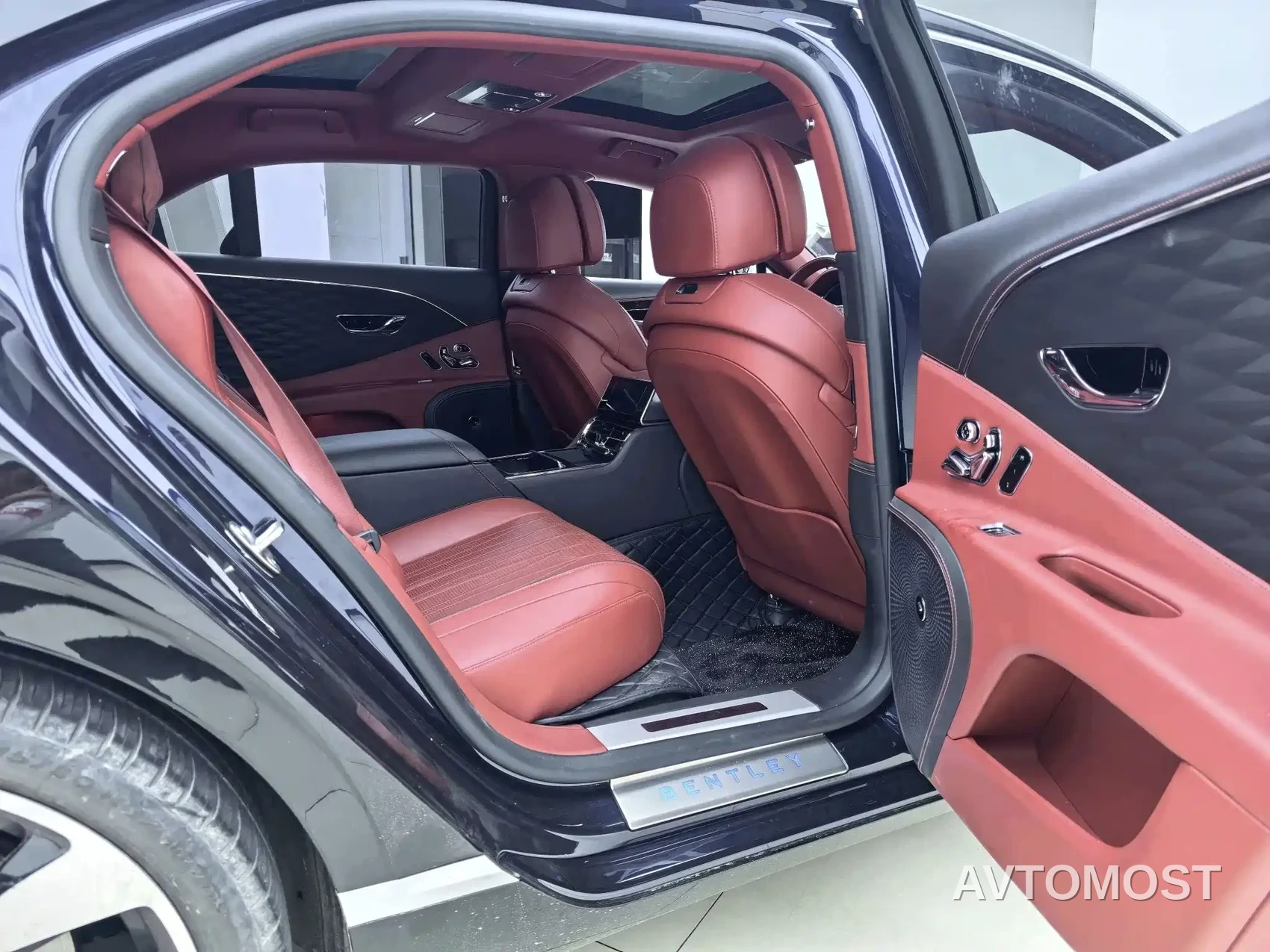 Bentley Flying Spur 2021 4.0T V8 Standard Version — фото 8