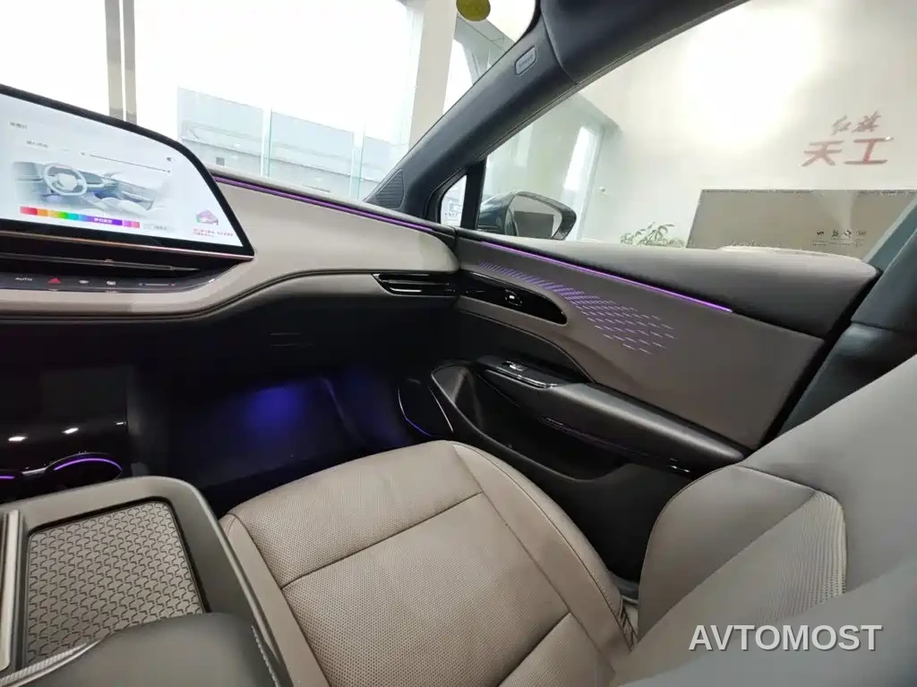 Hongqi EH7 2025 640 AWD Smart Selection Edition — фото 5