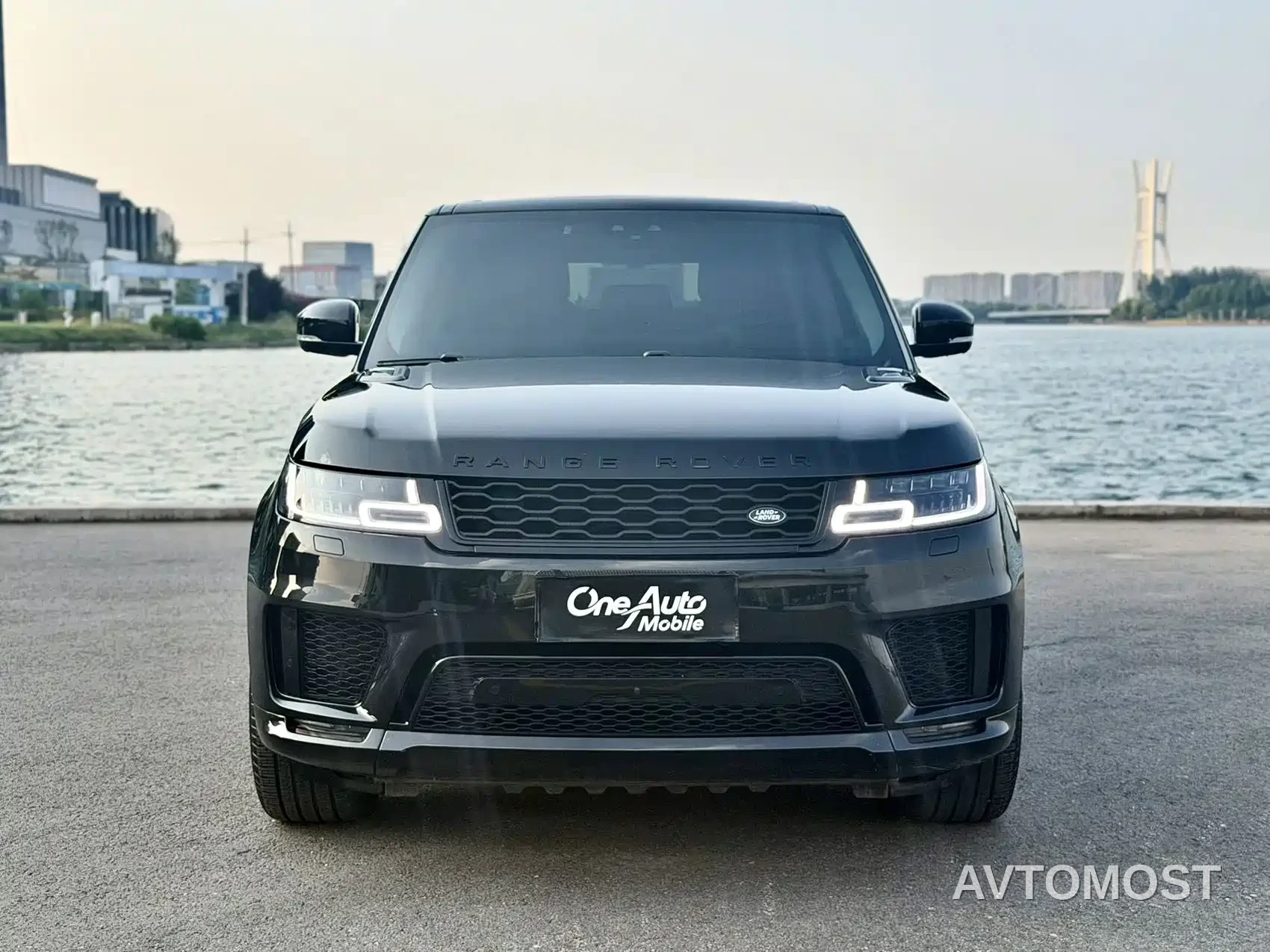 Land Rover Range Rover Sport 2021 3.0 L6 Gloss Black Edition — фото 1