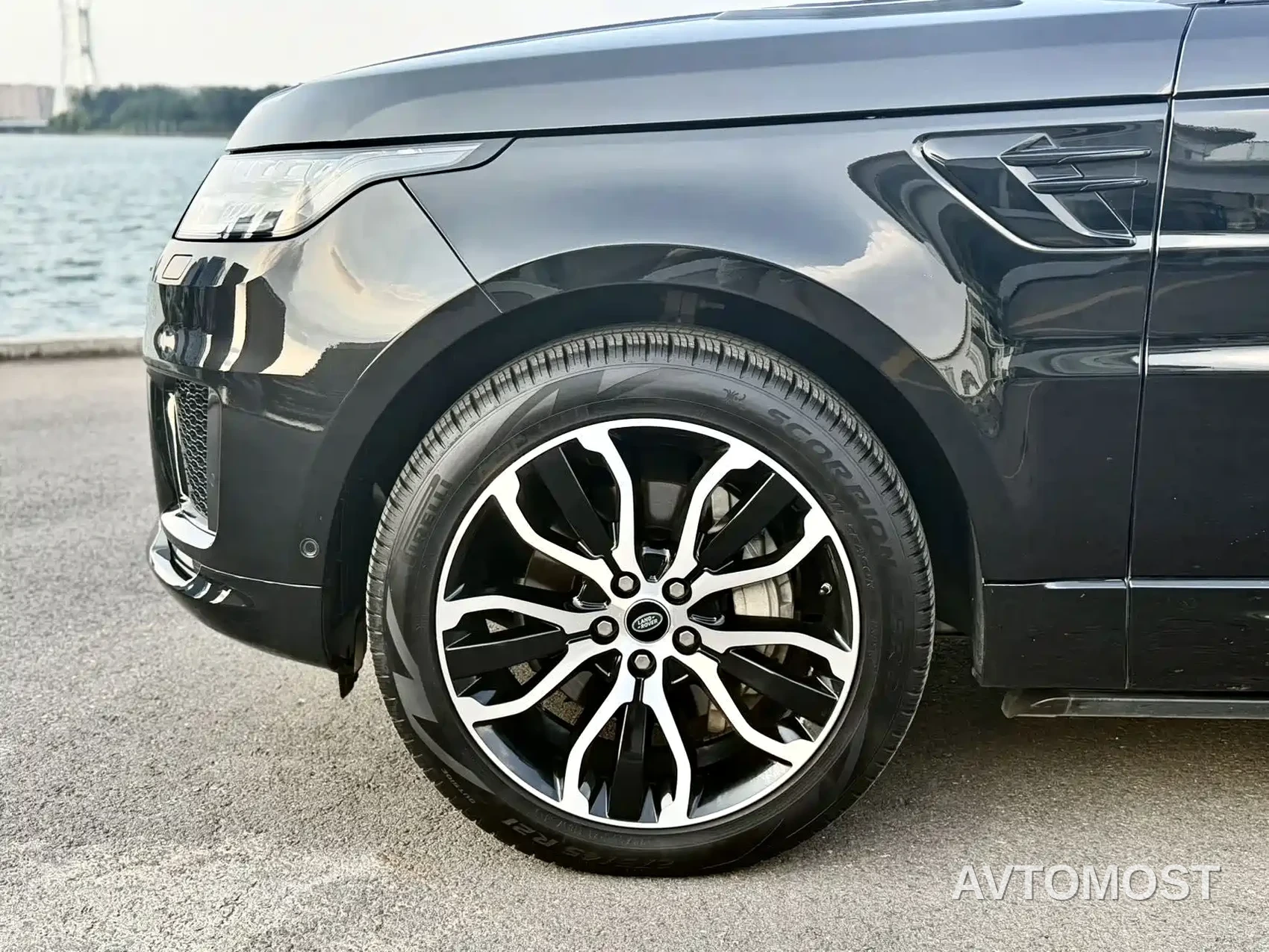 Land Rover Range Rover Sport 2021 3.0 L6 Gloss Black Edition — фото 5