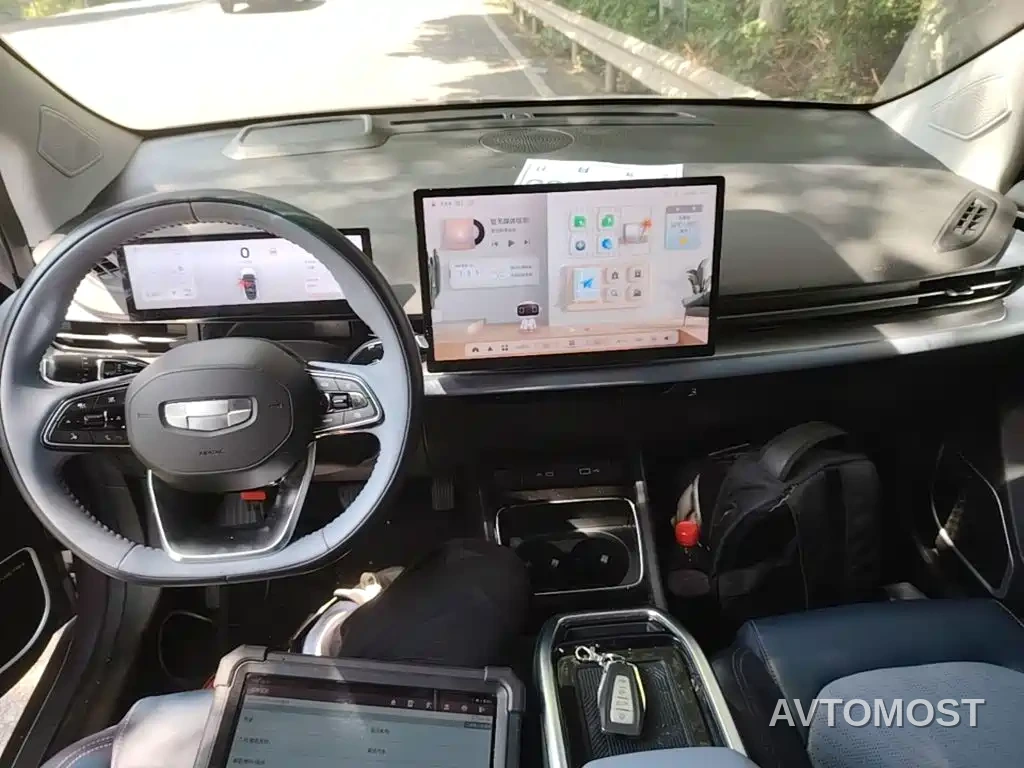 Geely Geometry M6 2022 450 New Intelligence Edition — фото 10
