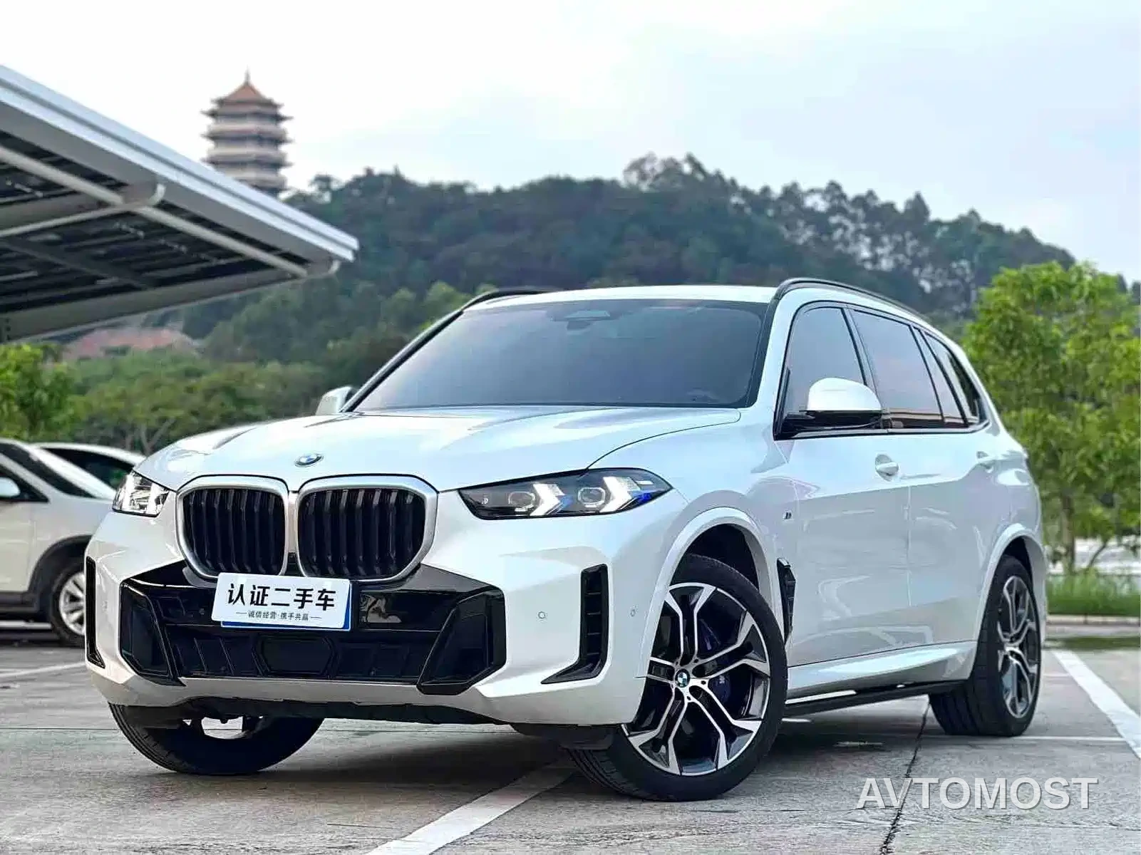 BMW X5 2023 xDrive 40Li Premium M Sport Black Night Package — фото 1