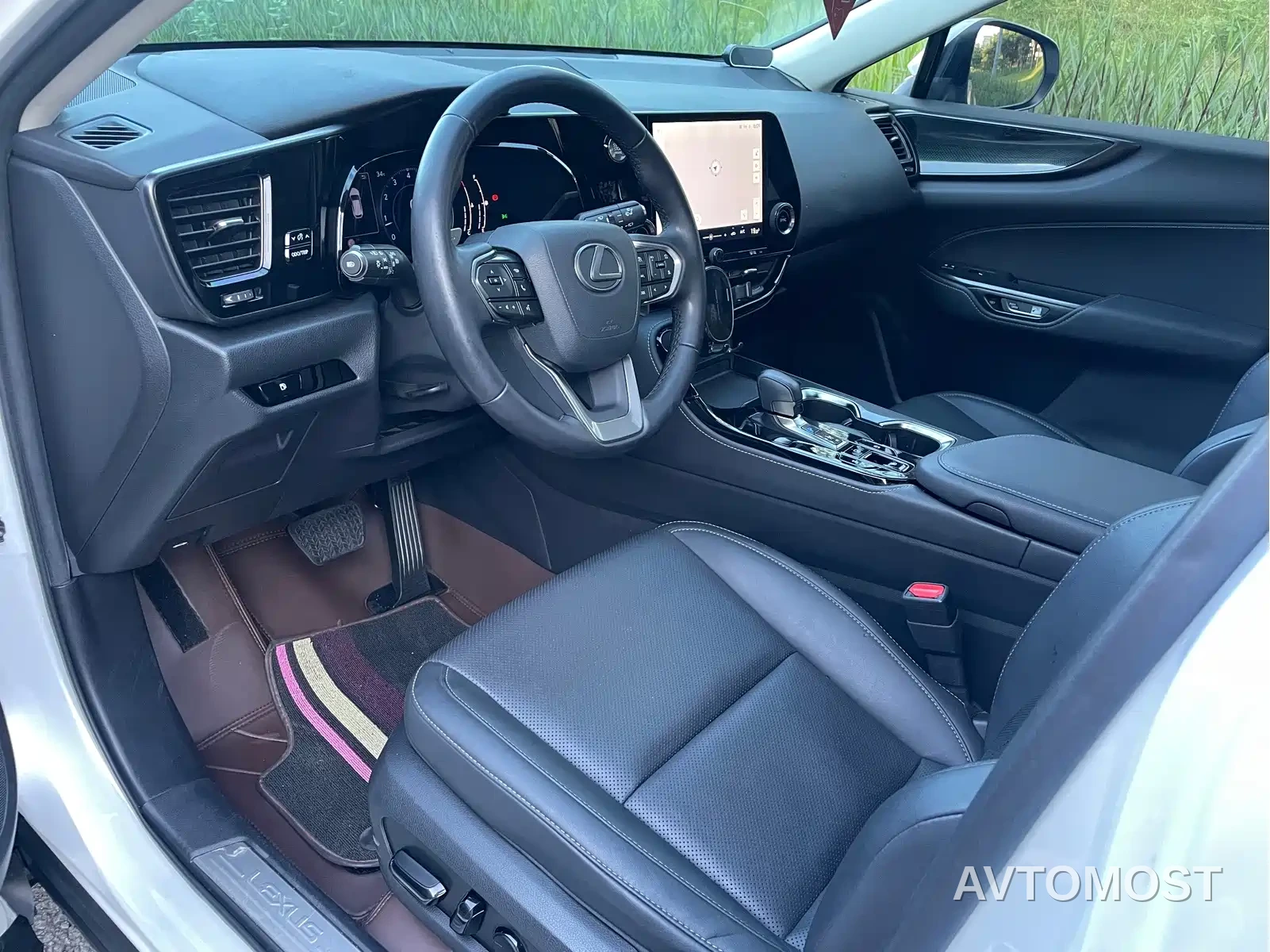Lexus NX 2022 260 FWD Joy Creation Edition — фото 7