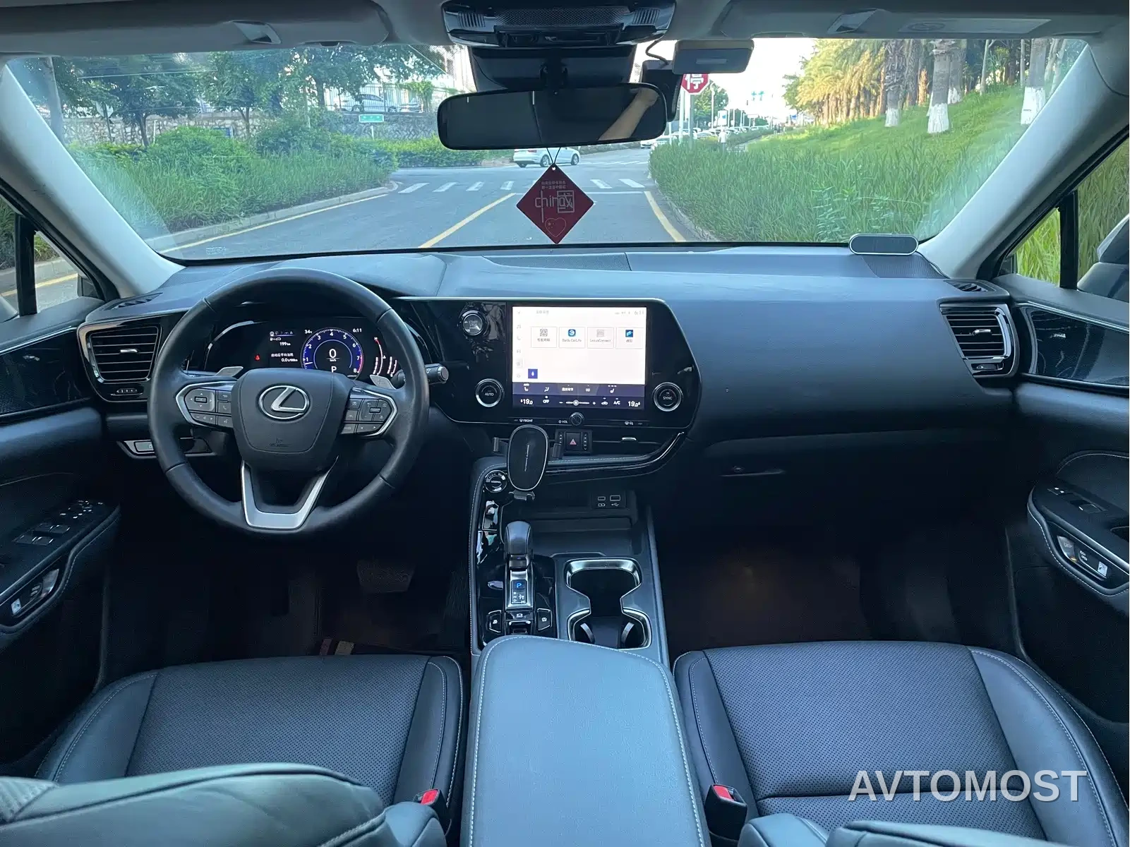 Lexus NX 2022 260 FWD Joy Creation Edition — фото 9