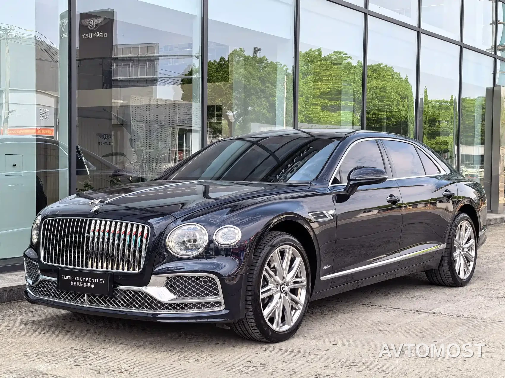 Bentley Flying Spur Plug-in Hybrid 2022 2.9T V6 Hybrid — фото 1
