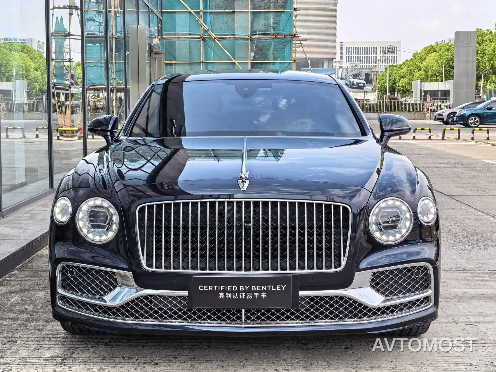 Bentley Flying Spur Plug-in Hybrid 2022 2.9T V6 Hybrid — фото 2