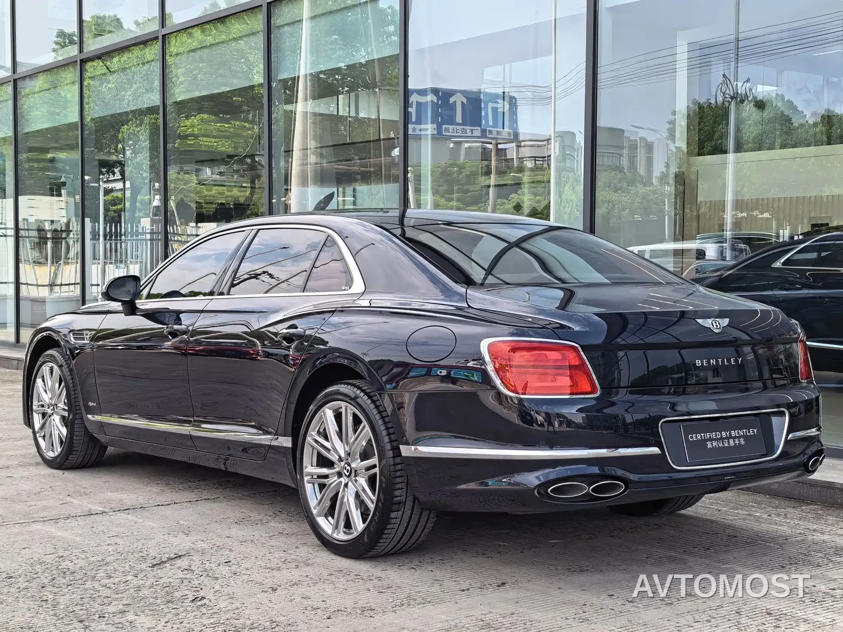 Bentley Flying Spur Plug-in Hybrid 2022 2.9T V6 Hybrid — фото 4