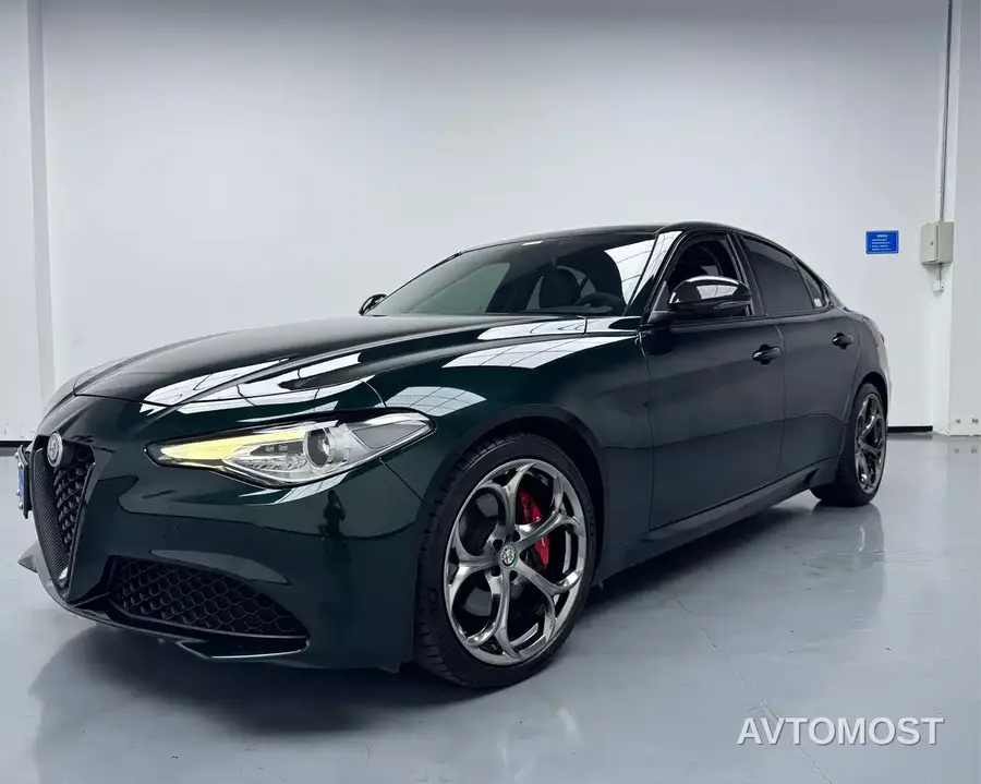 Alfa Romeo Giulia 2021 2.0T 280HP Luxury