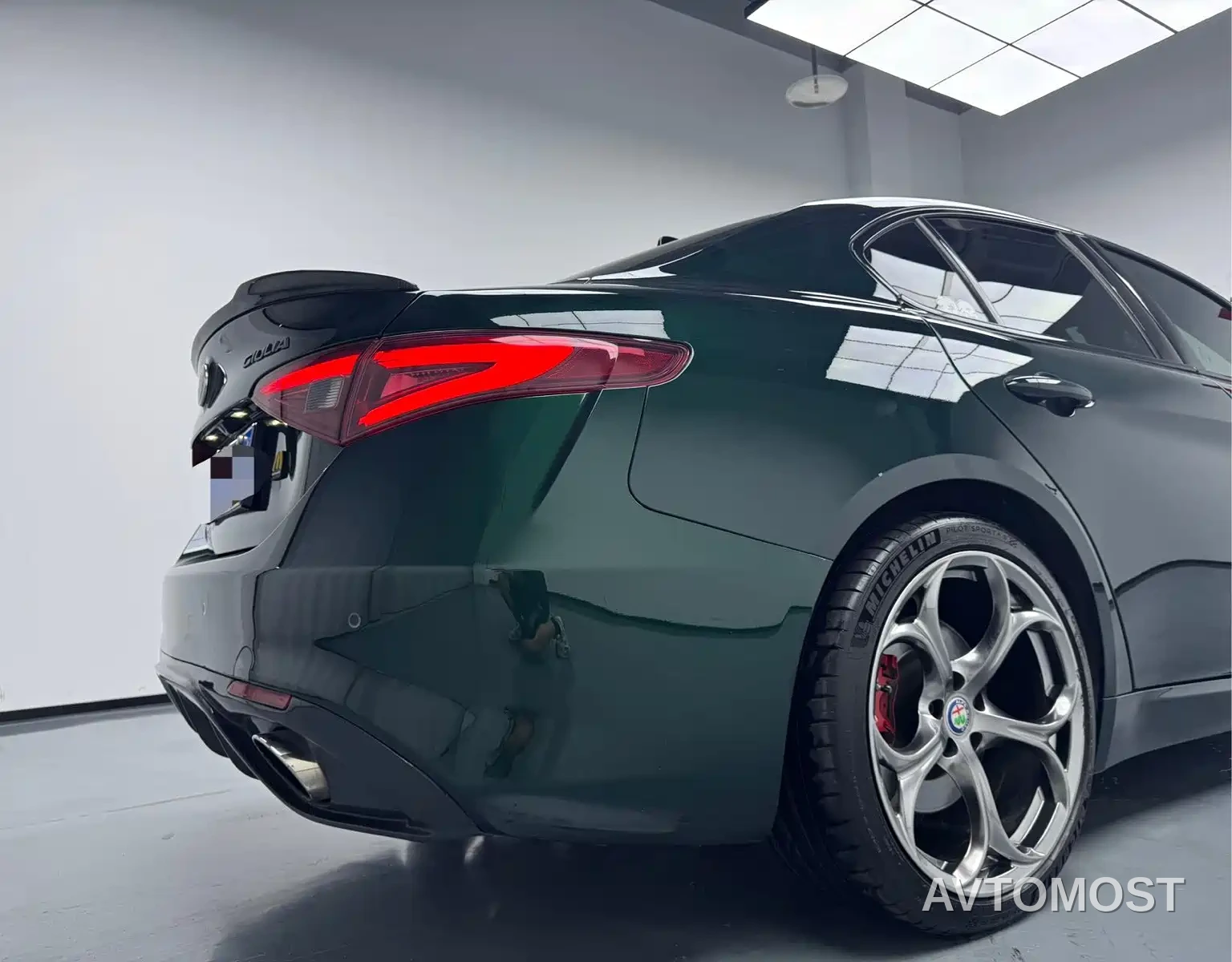 Alfa Romeo Giulia 2021 2.0T 280HP Luxury — фото 8