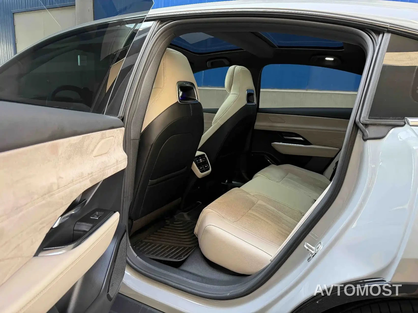 Mazda EZ-6 2024 Extended Range 200 Premium Edition — фото 8