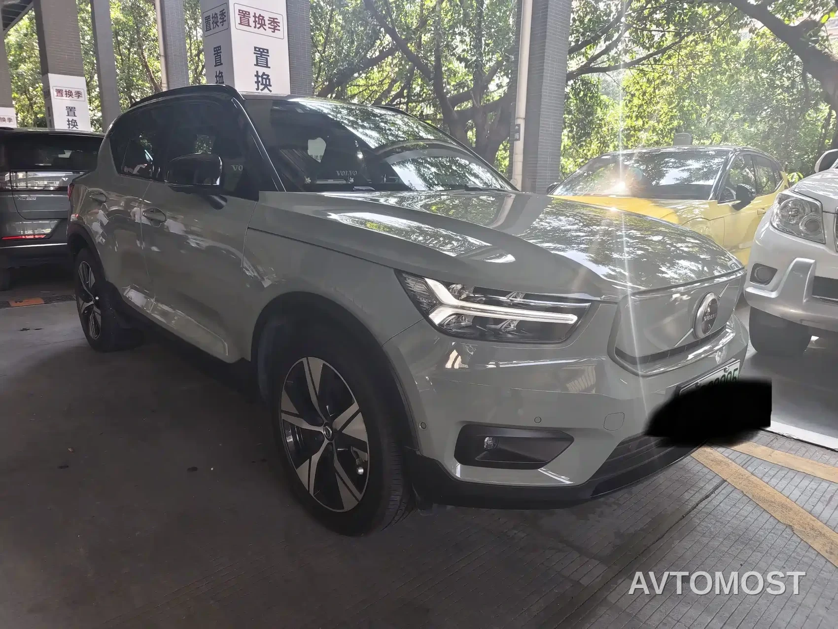 Volvo XC40 New Energy 2022 Long Range PRO — фото 3