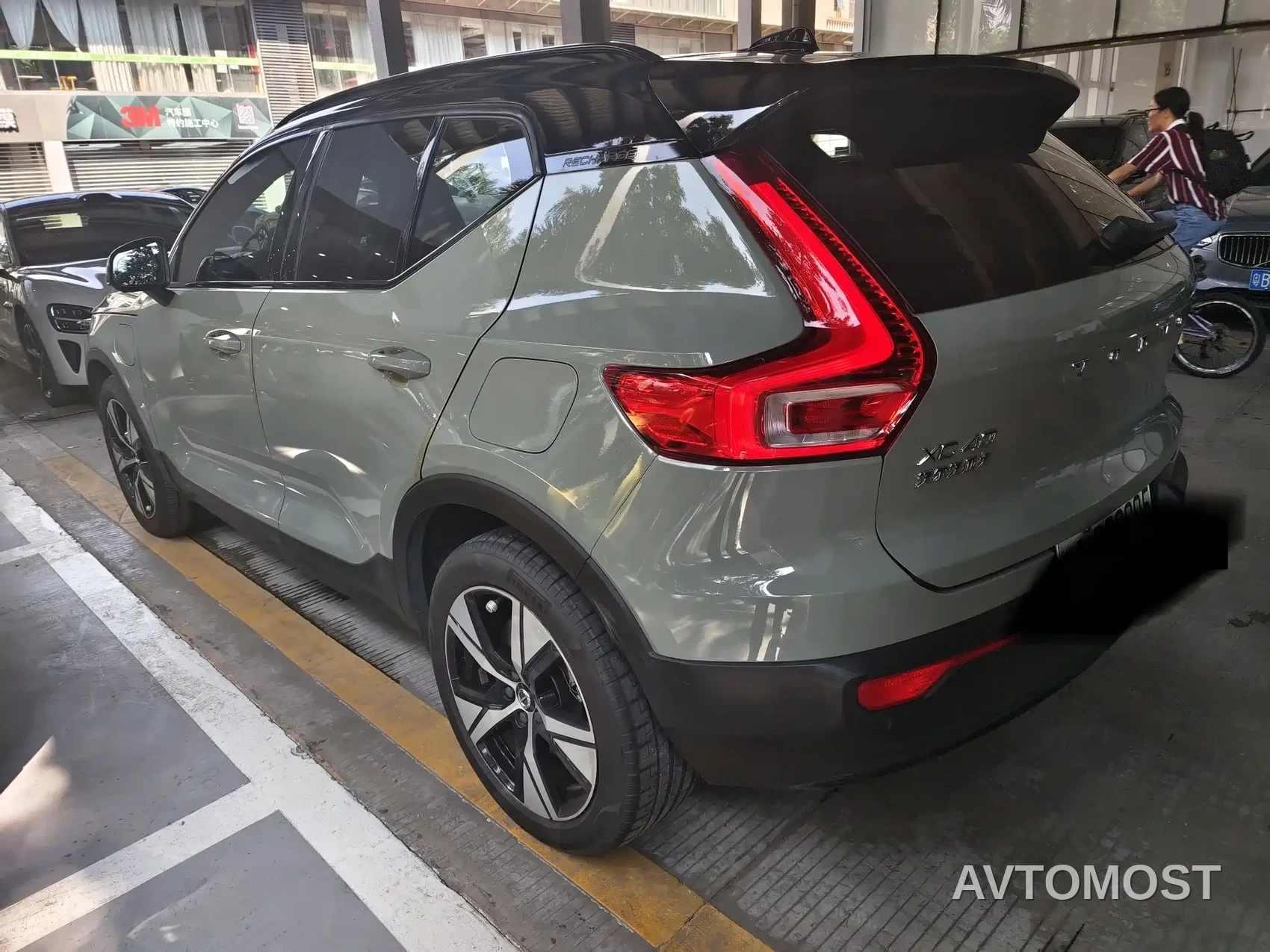 Volvo XC40 New Energy 2022 Long Range PRO — фото 7