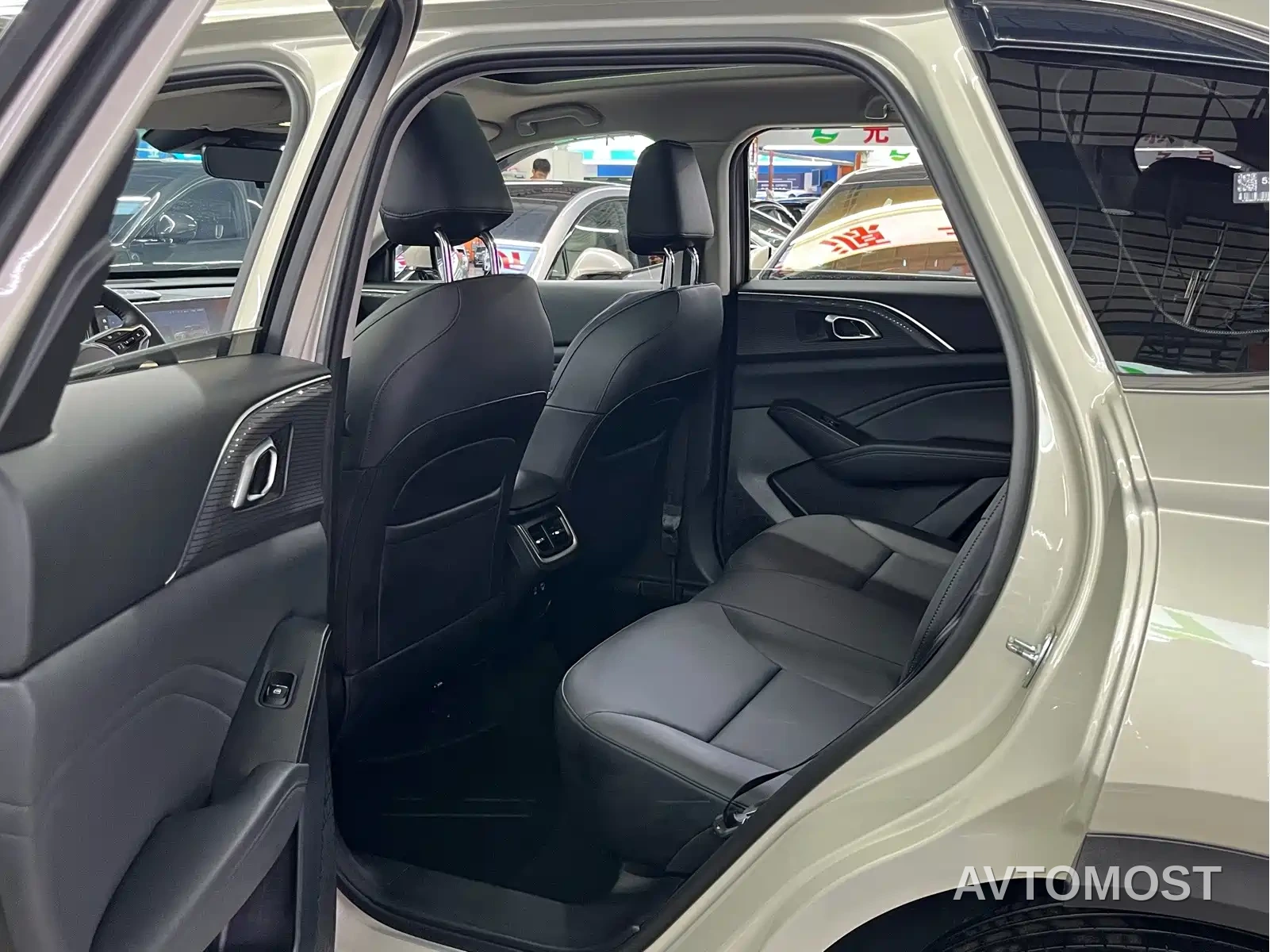 Haval Xiaolong MAX 2023 1.5L Hi4 105 4WD Pilot Edition — фото 5