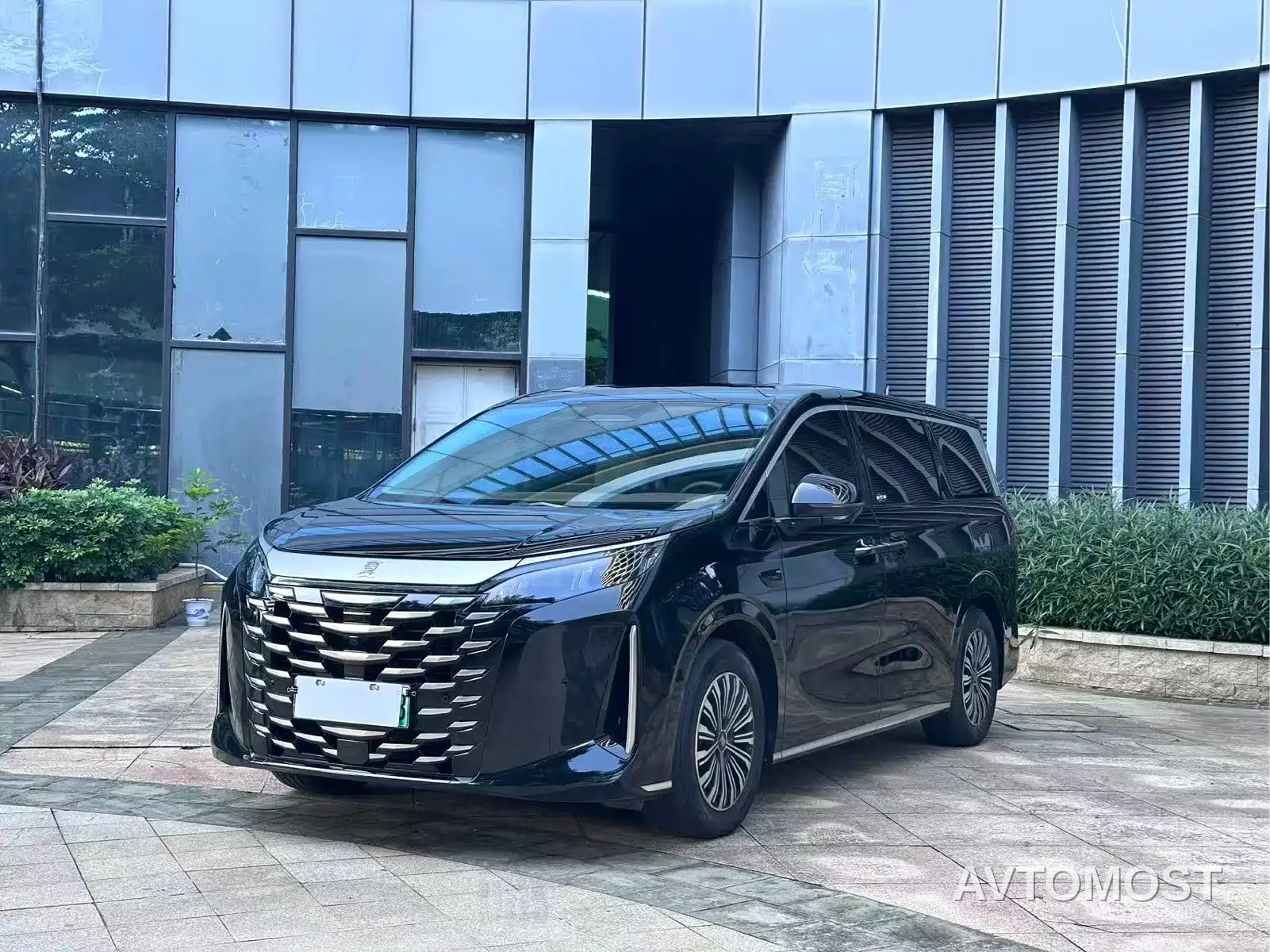 BYD Xia 2025 DM-i 1.5T 100km Leading Edition — фото 1