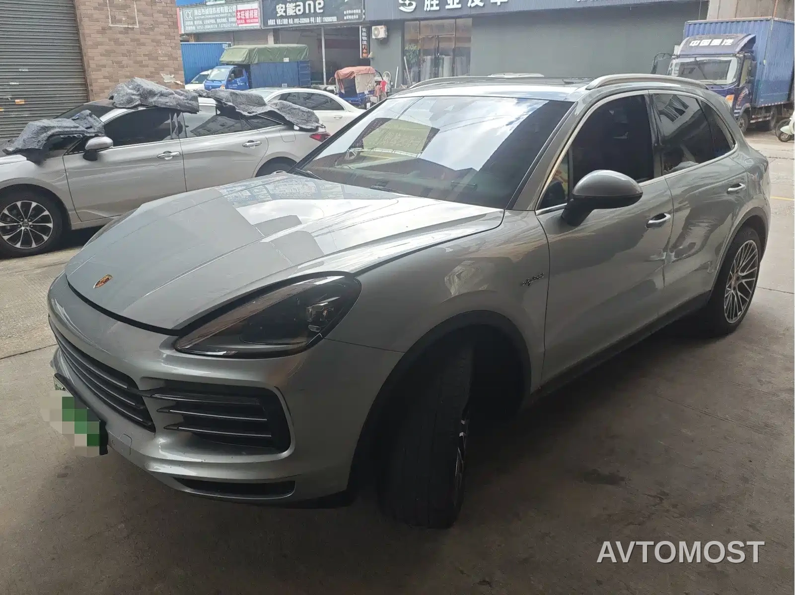 Porsche Cayenne New Energy 2021 Cayenne E-Hybrid 2.0T — фото 1