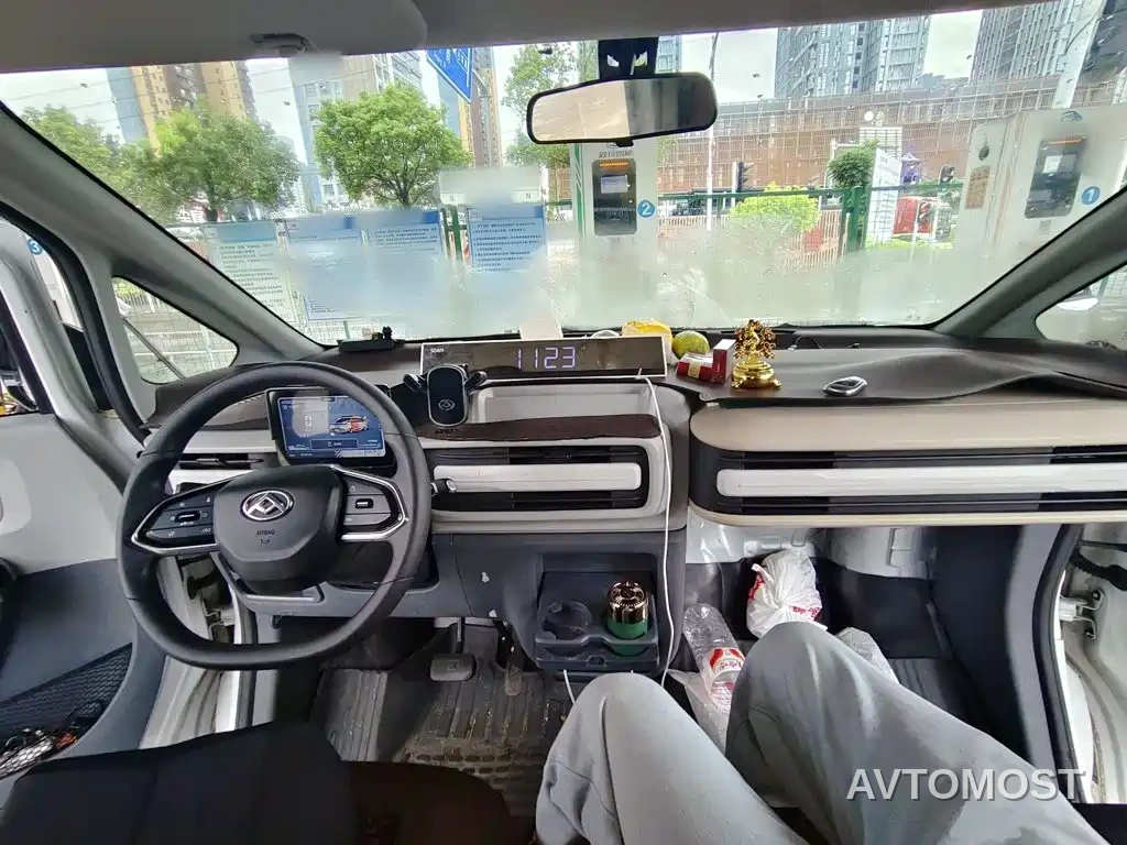 SAIC Maxus Dana V1 2025 Low Roof Multi-purpose Version 42kWh — фото 11