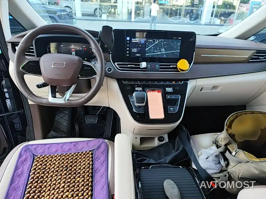 Besturn M9 2023 Model 2.0T Supreme Edition — фото 3