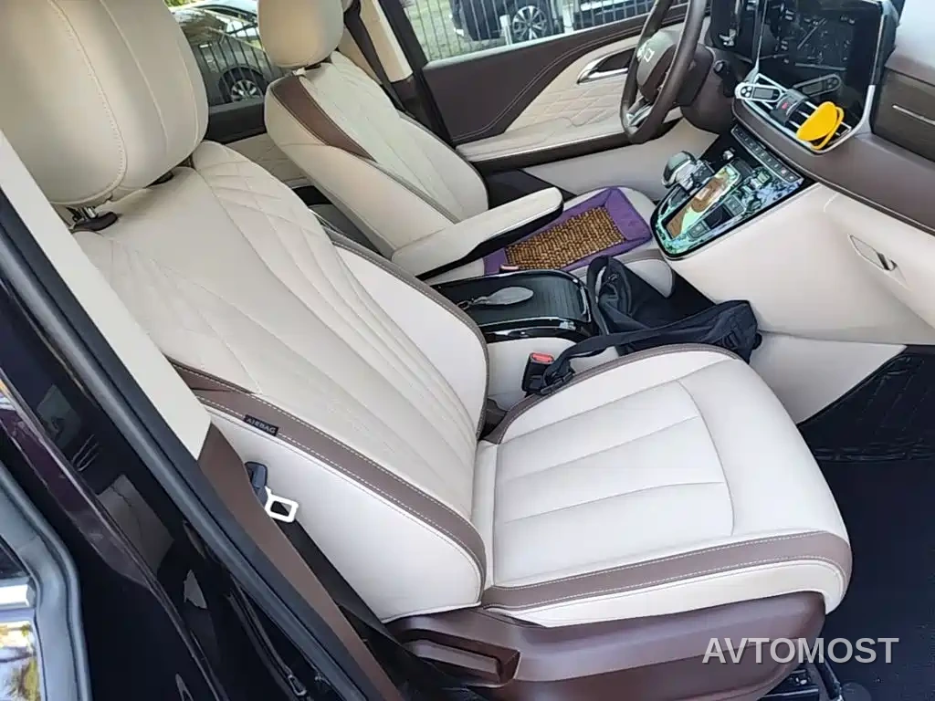 Besturn M9 2023 Model 2.0T Supreme Edition — фото 16