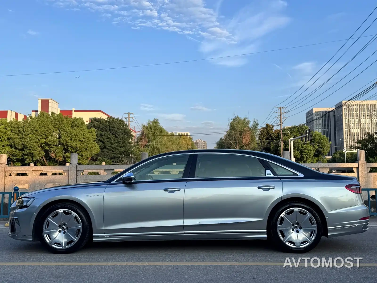 Audi A8 2022 A8L Horch Founder Edition Classic — фото 3