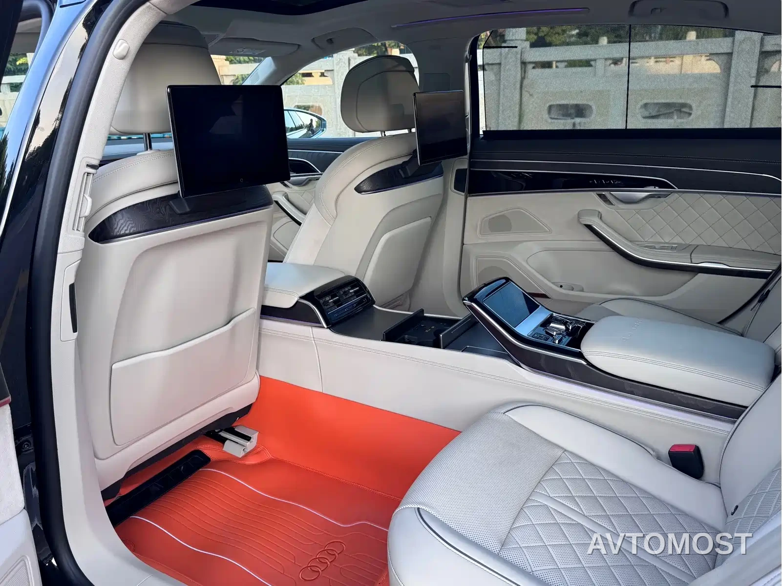 Audi A8 2022 A8L Horch Founder Edition Classic — фото 9