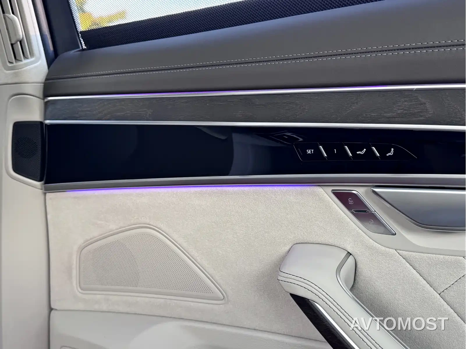 Audi A8 2022 A8L Horch Founder Edition Classic — фото 15