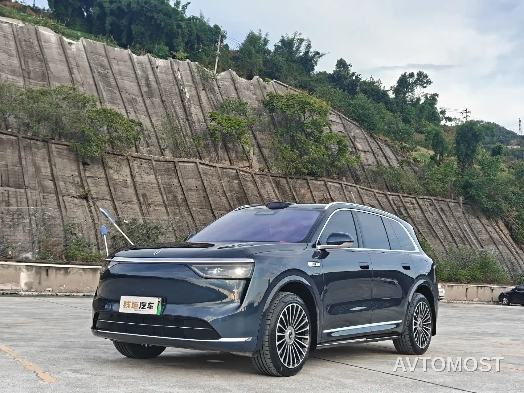 AITO M8 2025 Model Extended Range Max+ Edition 53.4kWh 6-Seater — фото 1