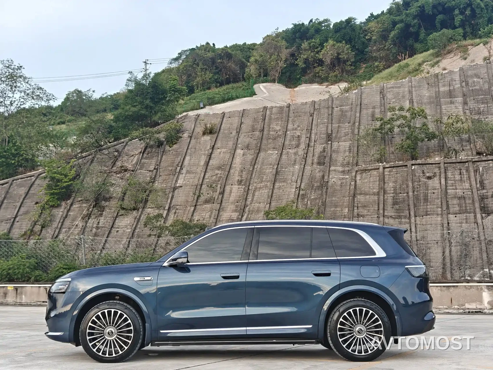 AITO M8 2025 Model Extended Range Max+ Edition 53.4kWh 6-Seater — фото 6
