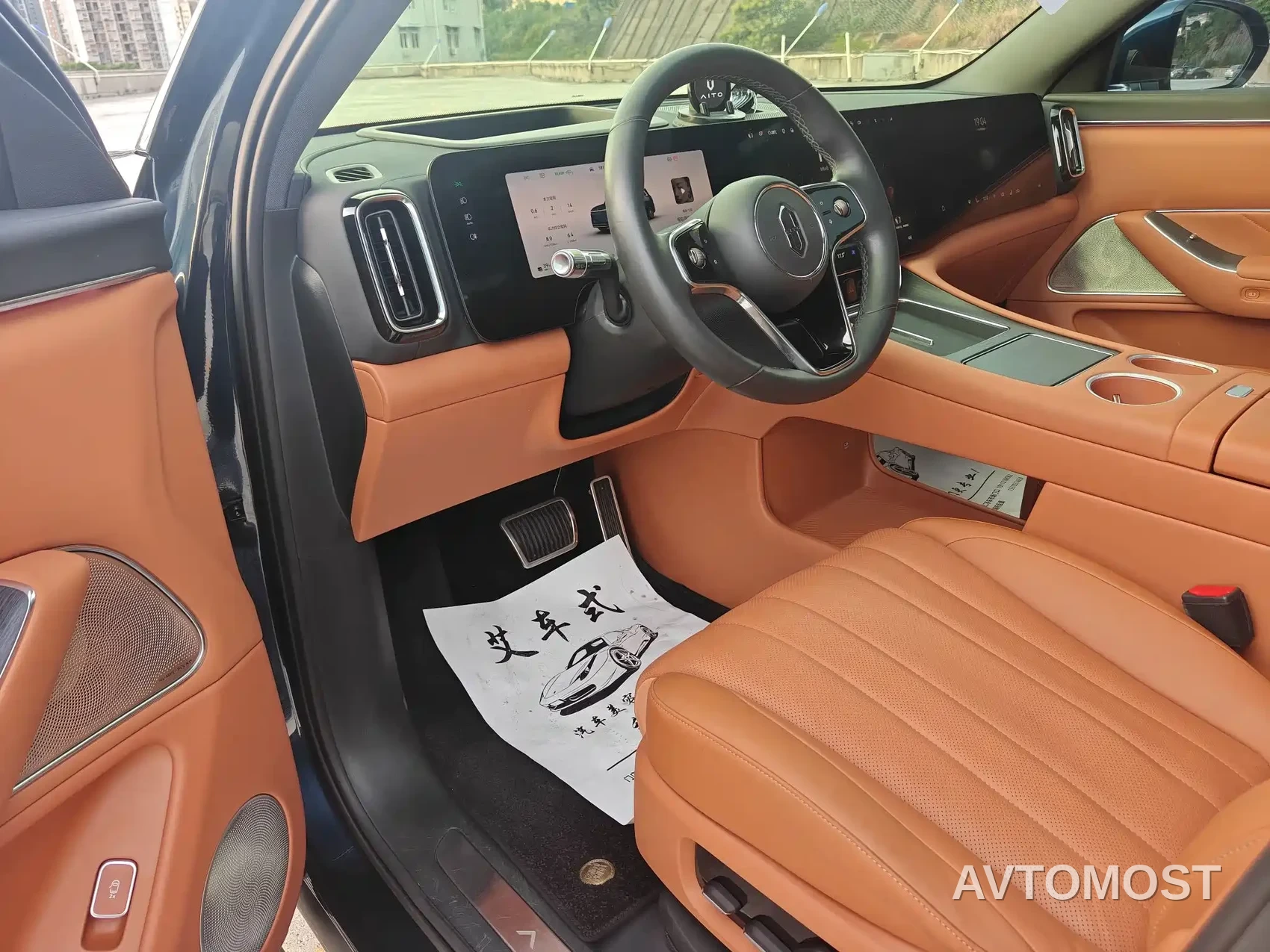 AITO M8 2025 Model Extended Range Max+ Edition 53.4kWh 6-Seater — фото 9