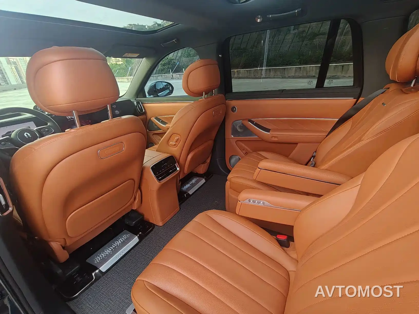 AITO M8 2025 Model Extended Range Max+ Edition 53.4kWh 6-Seater — фото 12