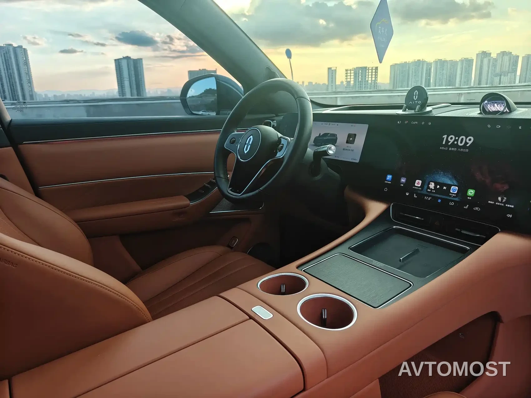 AITO M8 2025 Model Extended Range Max+ Edition 53.4kWh 6-Seater — фото 18