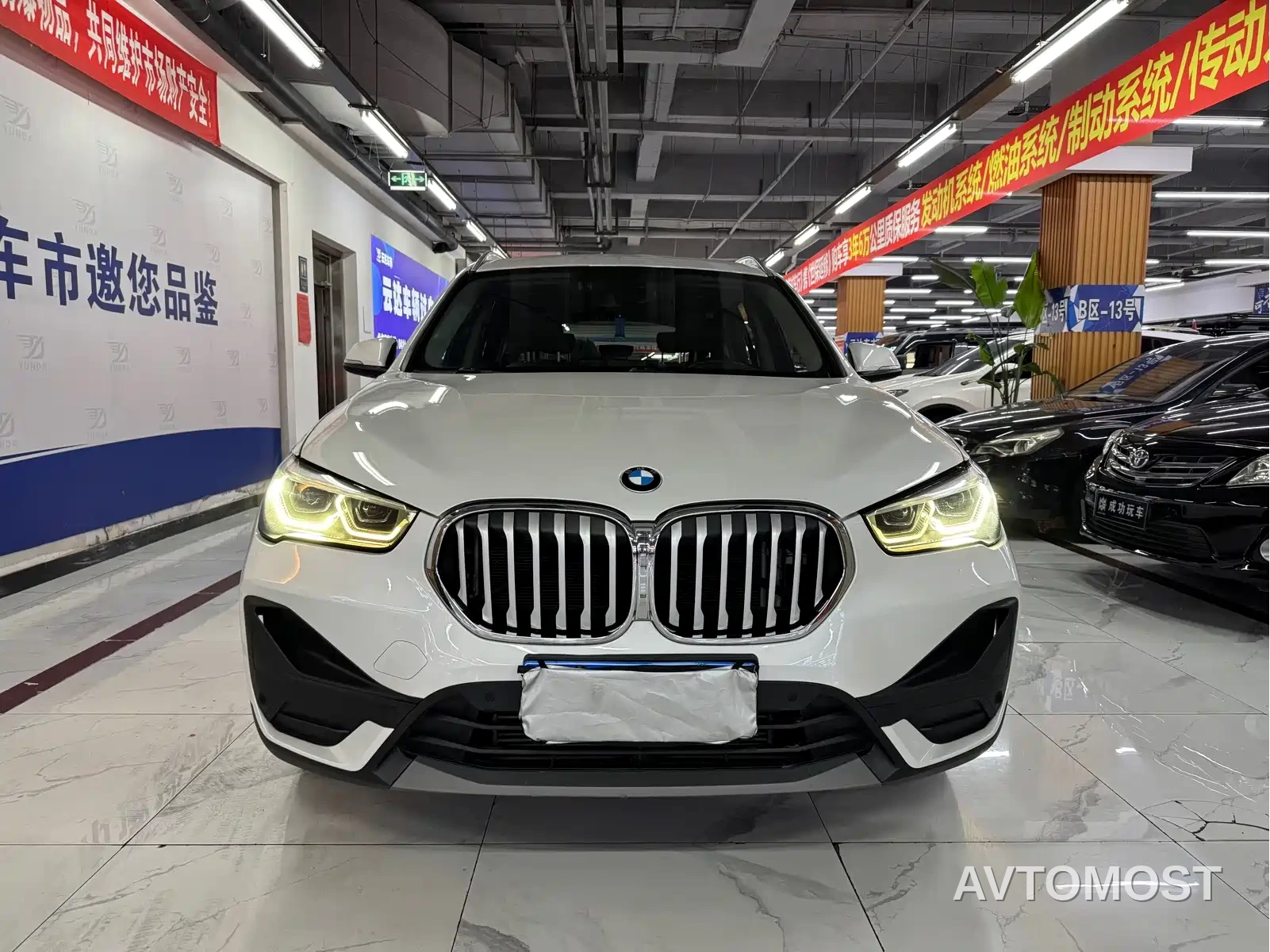 BMW X1 2022 sDrive25Li Leading — фото 1