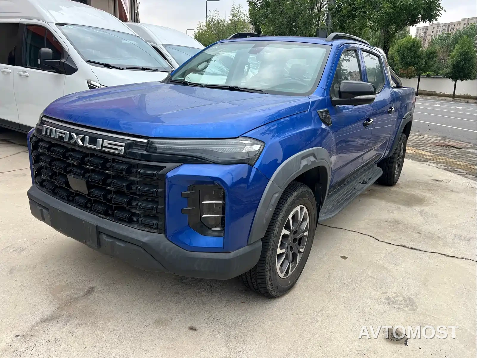 SAIC Maxus Interstellar 2023 Interstellar H 2.0T Automatic Diesel Twin-Turbo 4WD Luxury Long Wheelbase — фото 1