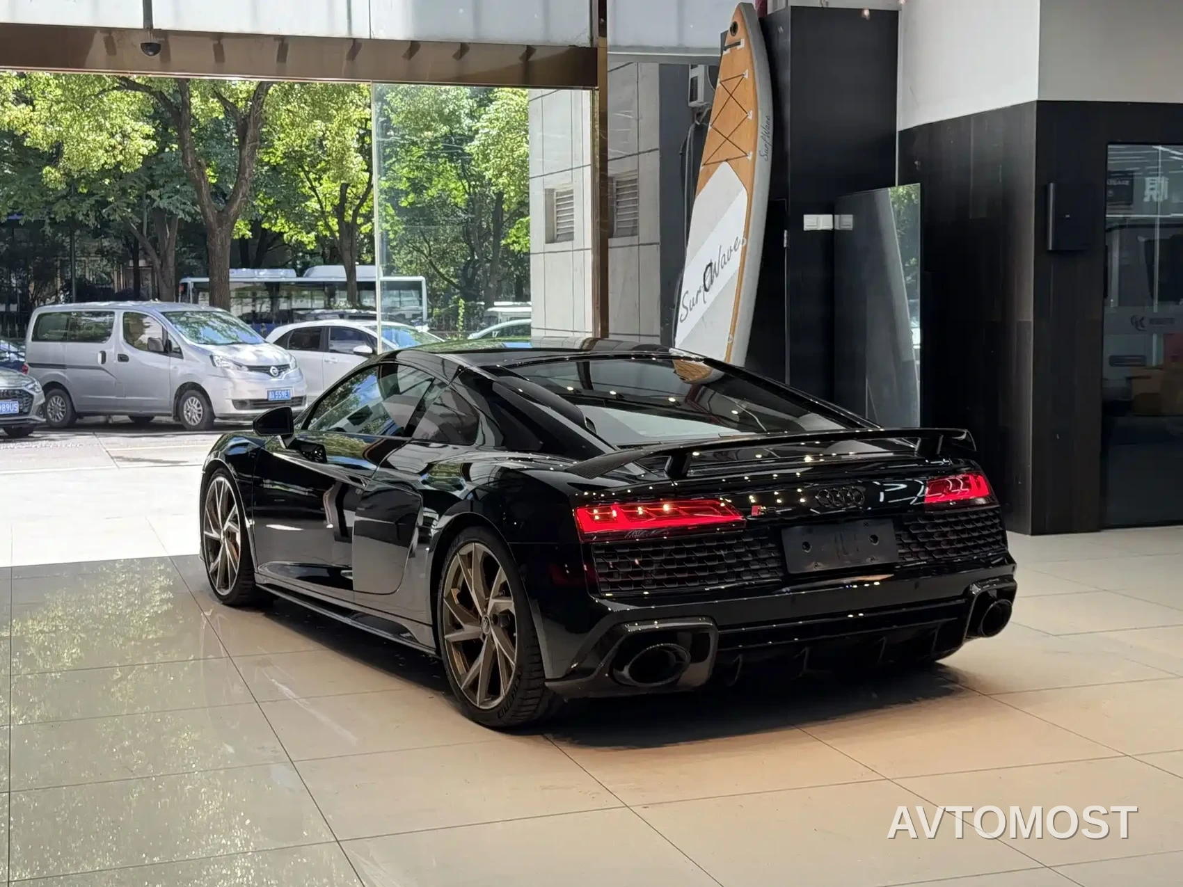 Audi R8 2022 V10 Coupe Performance — фото 7
