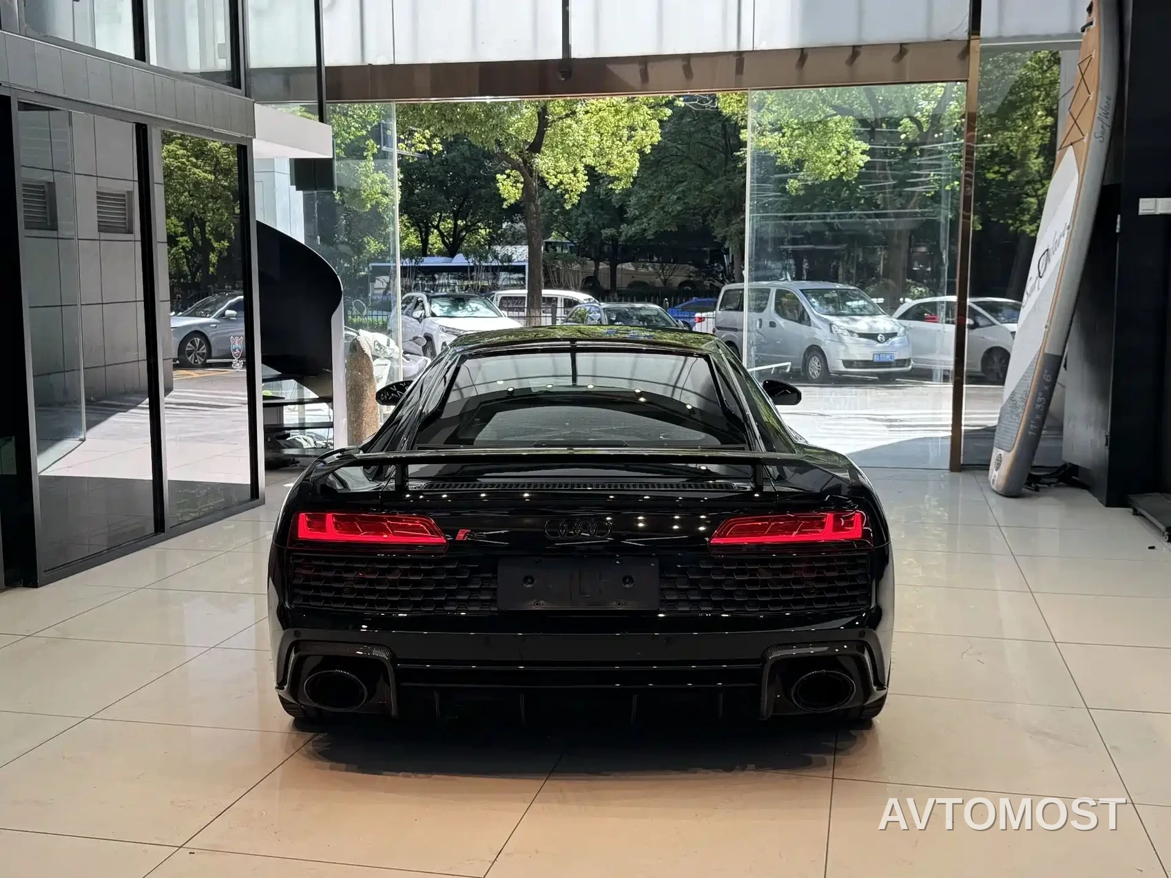 Audi R8 2022 V10 Coupe Performance — фото 8