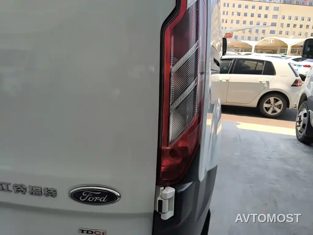 Ford Transit 2019 2.0T Diesel Multi-Purpose Commercial Vehicle Short Wheelbase Low Roof 6-Seater China VI — фото 8