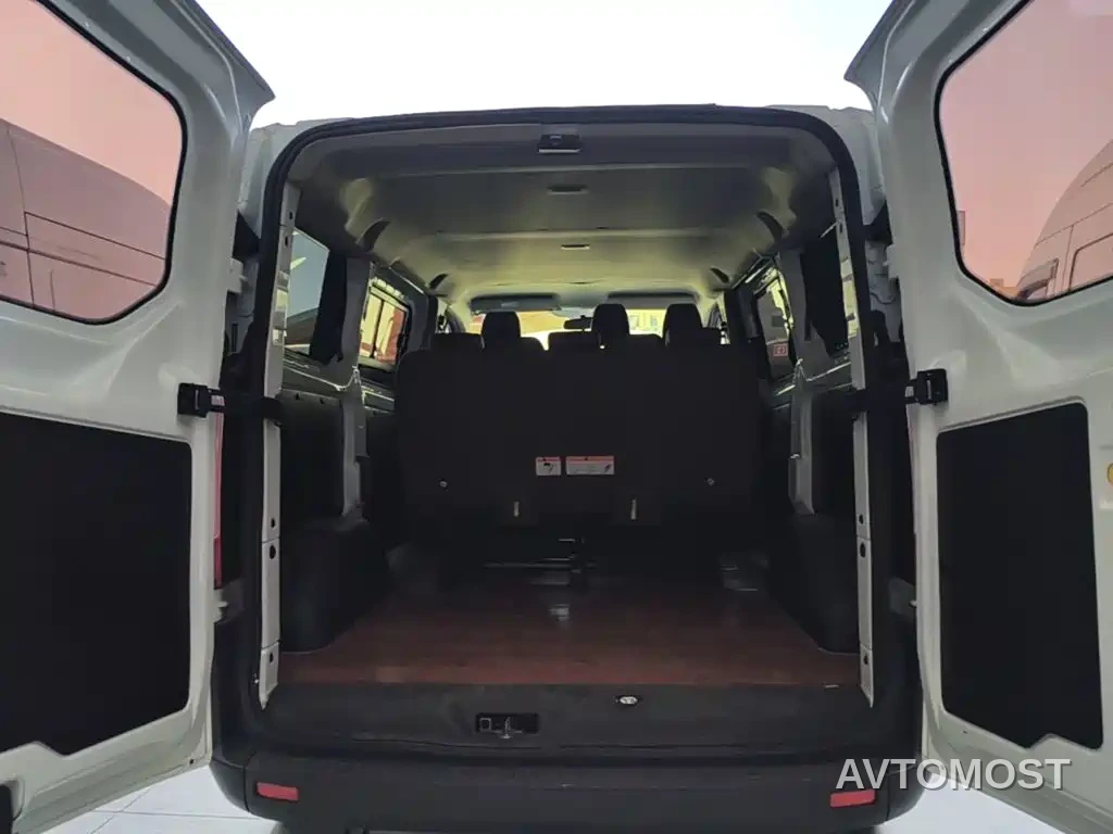Ford Transit 2019 2.0T Diesel Multi-Purpose Commercial Vehicle Short Wheelbase Low Roof 6-Seater China VI — фото 19