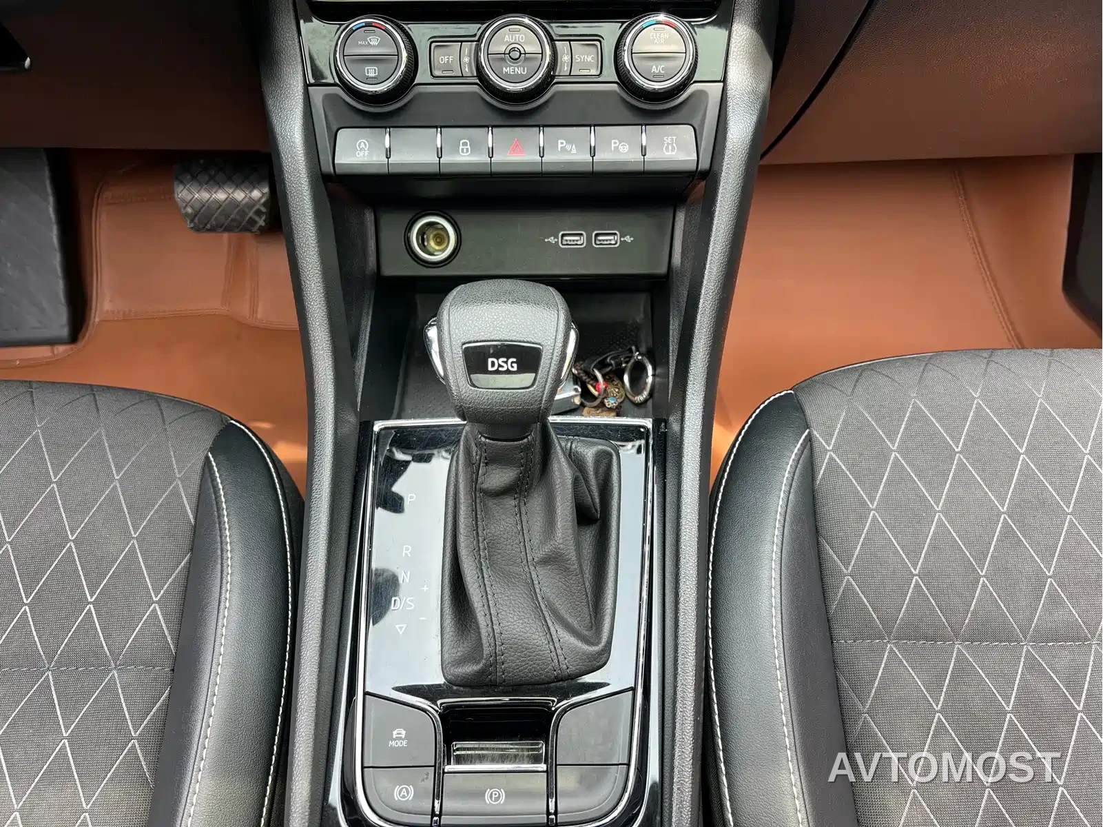 Škoda Karoq 2021 TSI280 Luxury Edition — фото 13