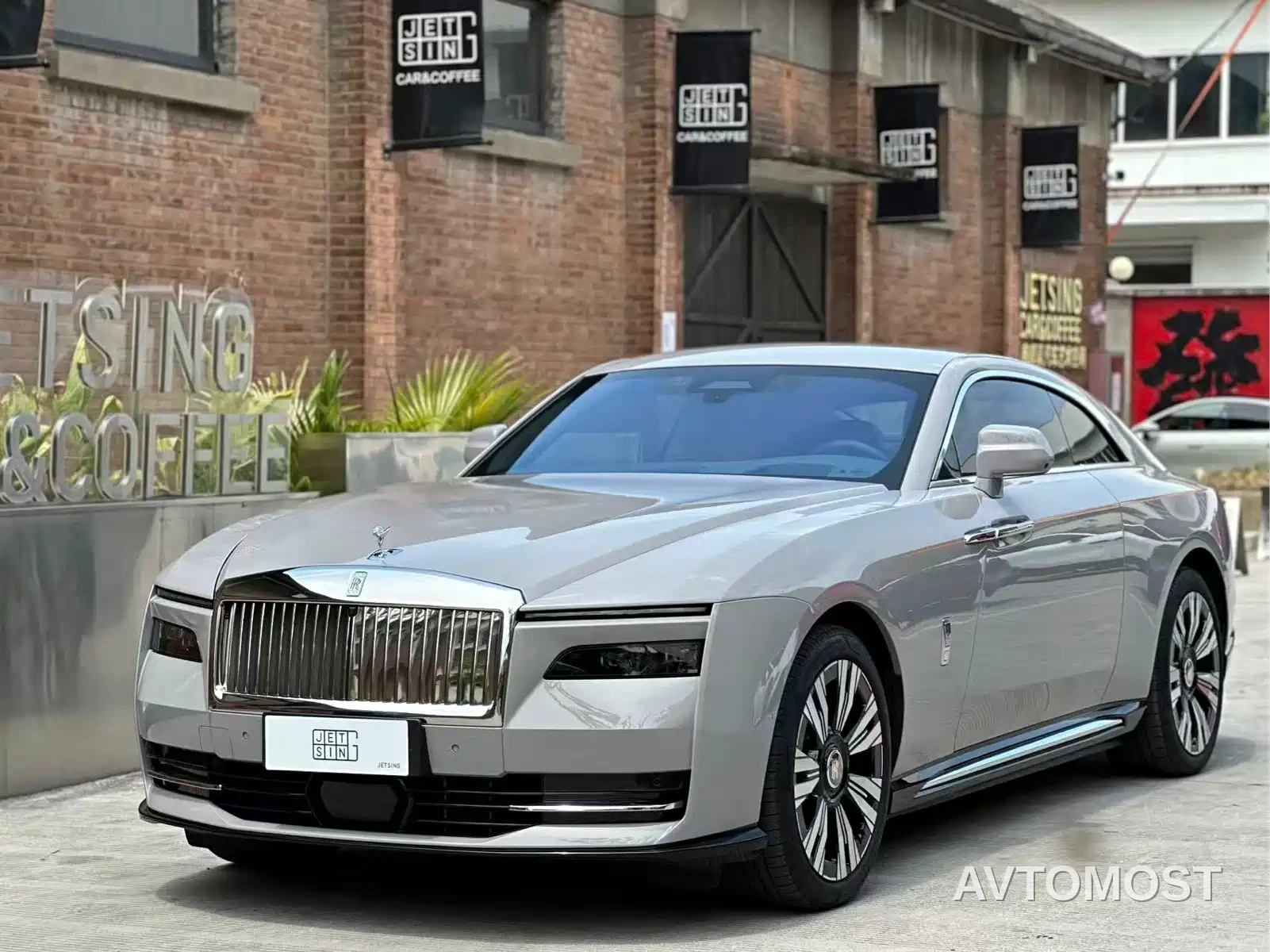 Rolls-Royce Spectre 2024 Standard Model — фото 2