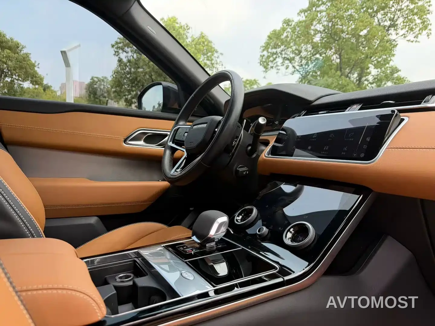 Land Rover Range Rover Velar 2023 250PS Gloss Black Collector's Edition — фото 7