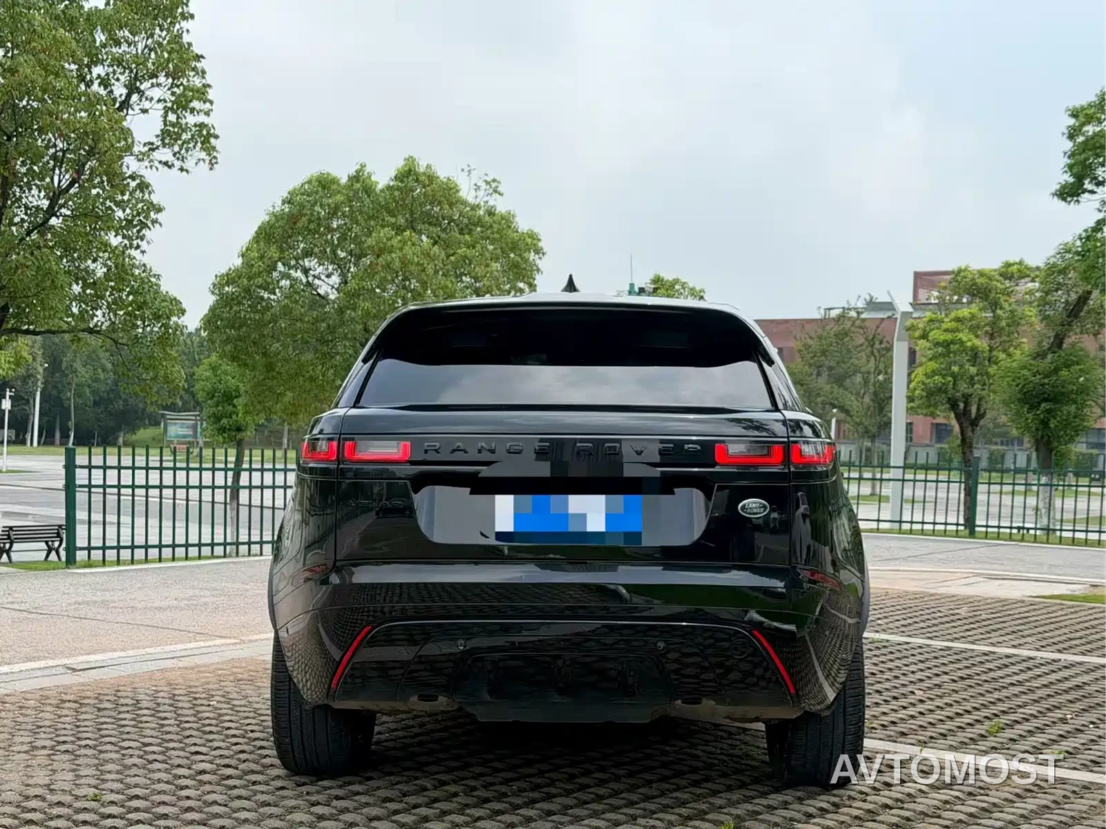 Land Rover Range Rover Velar 2023 250PS Gloss Black Collector's Edition — фото 8