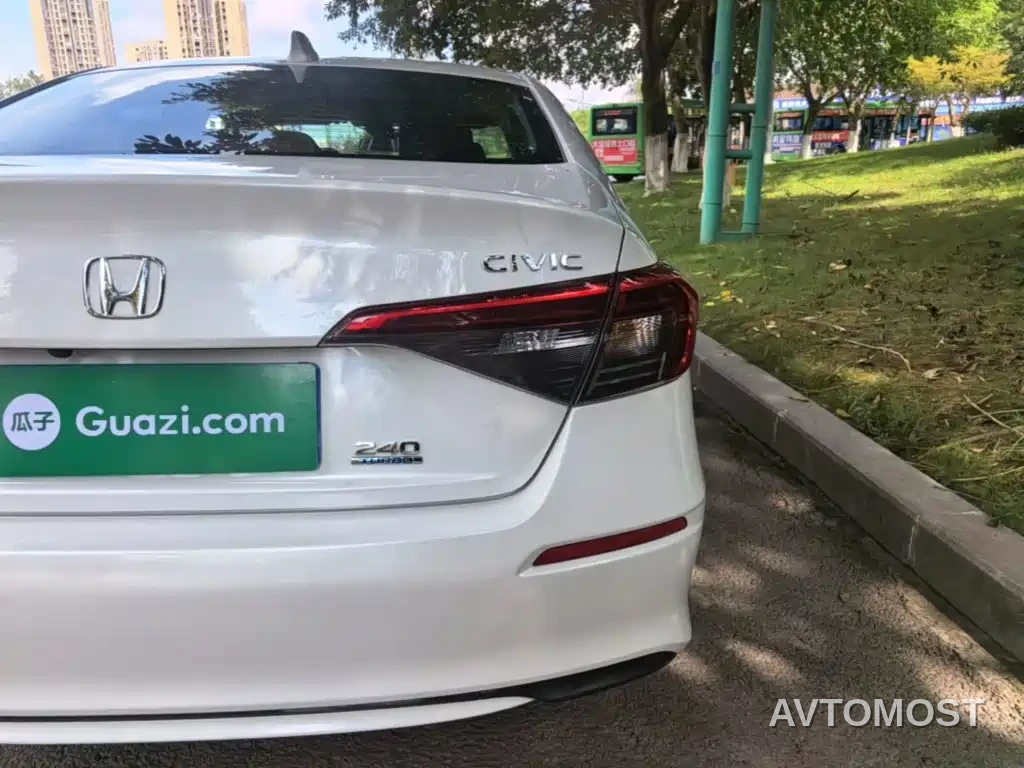 Honda Civic 2023 240TURBO CVT Dynamic Edition — фото 8