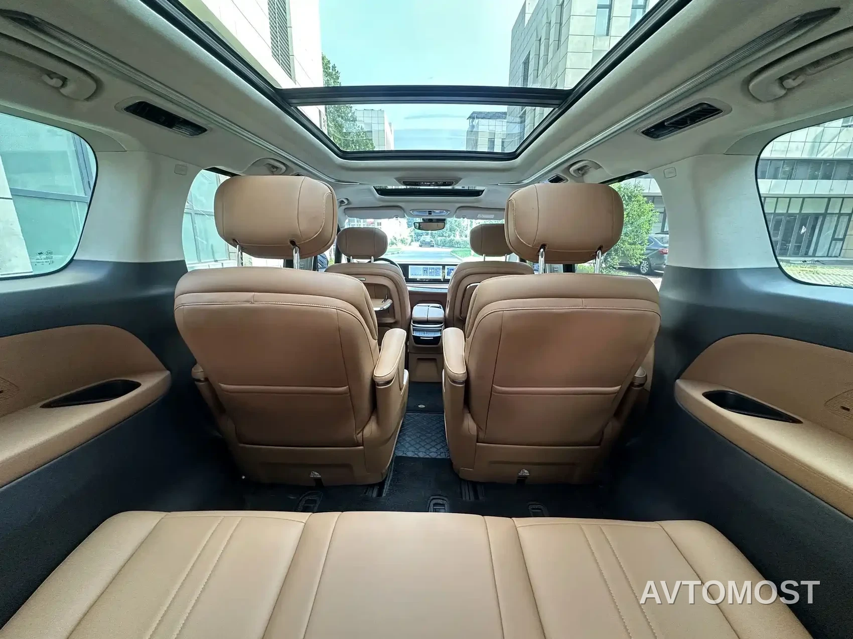 SAIC Maxus Dajia 9 2024 Super Hybrid Ultra Long Range Forest Edition 7-Seater — фото 6
