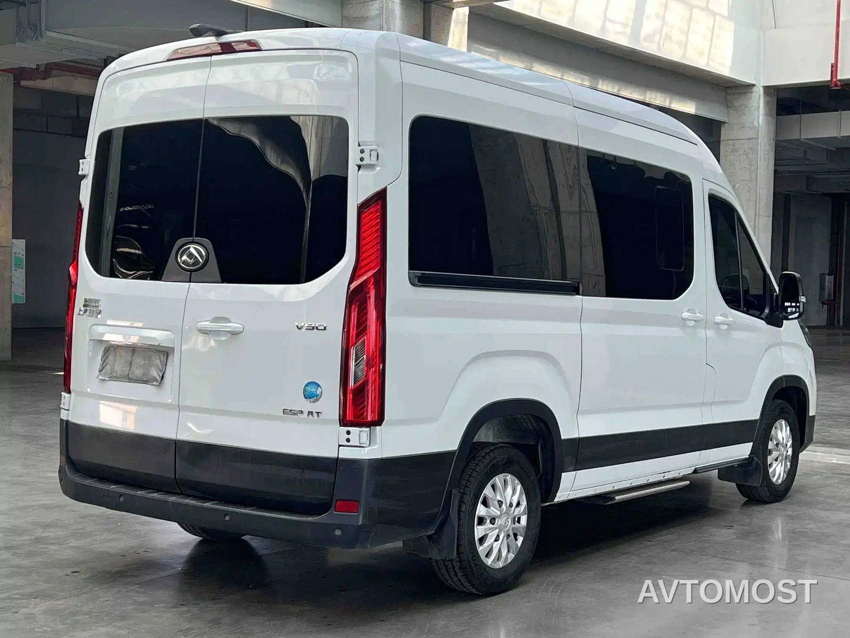 SAIC Maxus Xintu V90 2022 2.0T Auto Zhida Operation RWD Long Wheelbase High Roof Single Rear Tire 9-Seater — фото 4