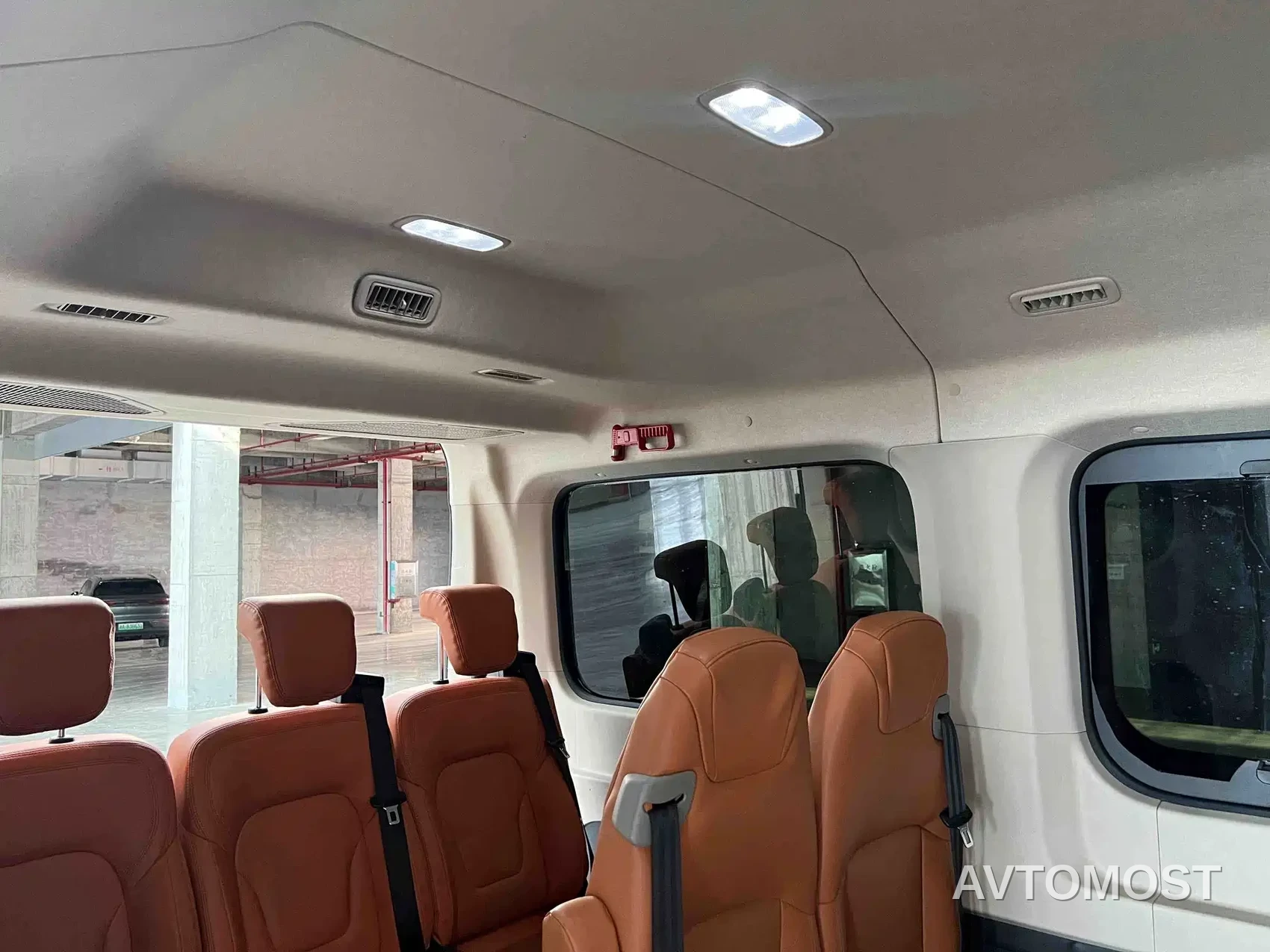 SAIC Maxus Xintu V90 2022 2.0T Auto Zhida Operation RWD Long Wheelbase High Roof Single Rear Tire 9-Seater — фото 8