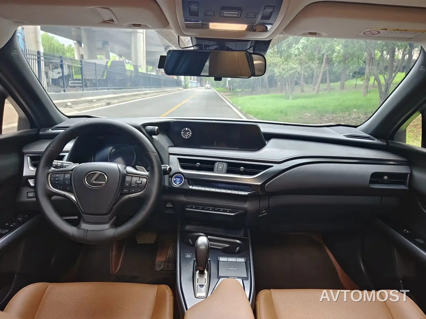 Lexus UX Electric 2020 300e Pure Yue Edition — фото 12