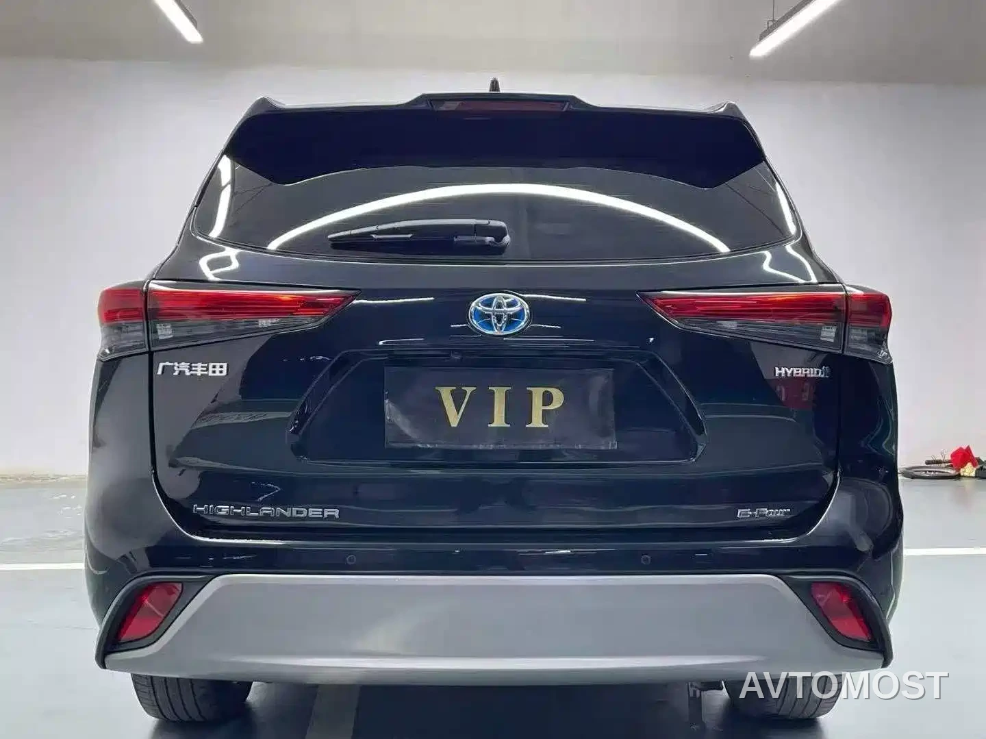 Toyota Highlander 2022 Model Dual Engine 2.5L 4WD Premium Edition 7-Seater — фото 8