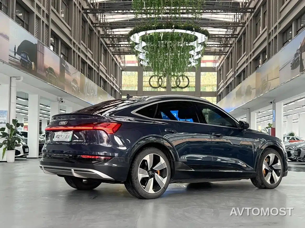 Audi e-tron (Import) 2021 Sportback 55 quattro Selection — фото 3